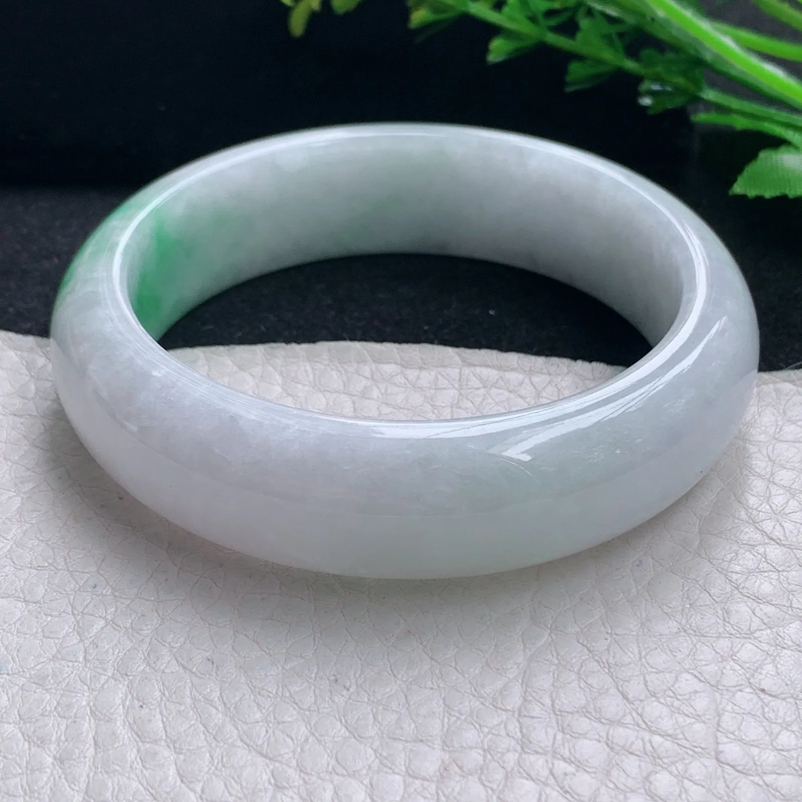 ym自然光57.5*16.2*8.2轮胎镯 缅甸翡翠a货手镯飘绿大气宽边玉手环