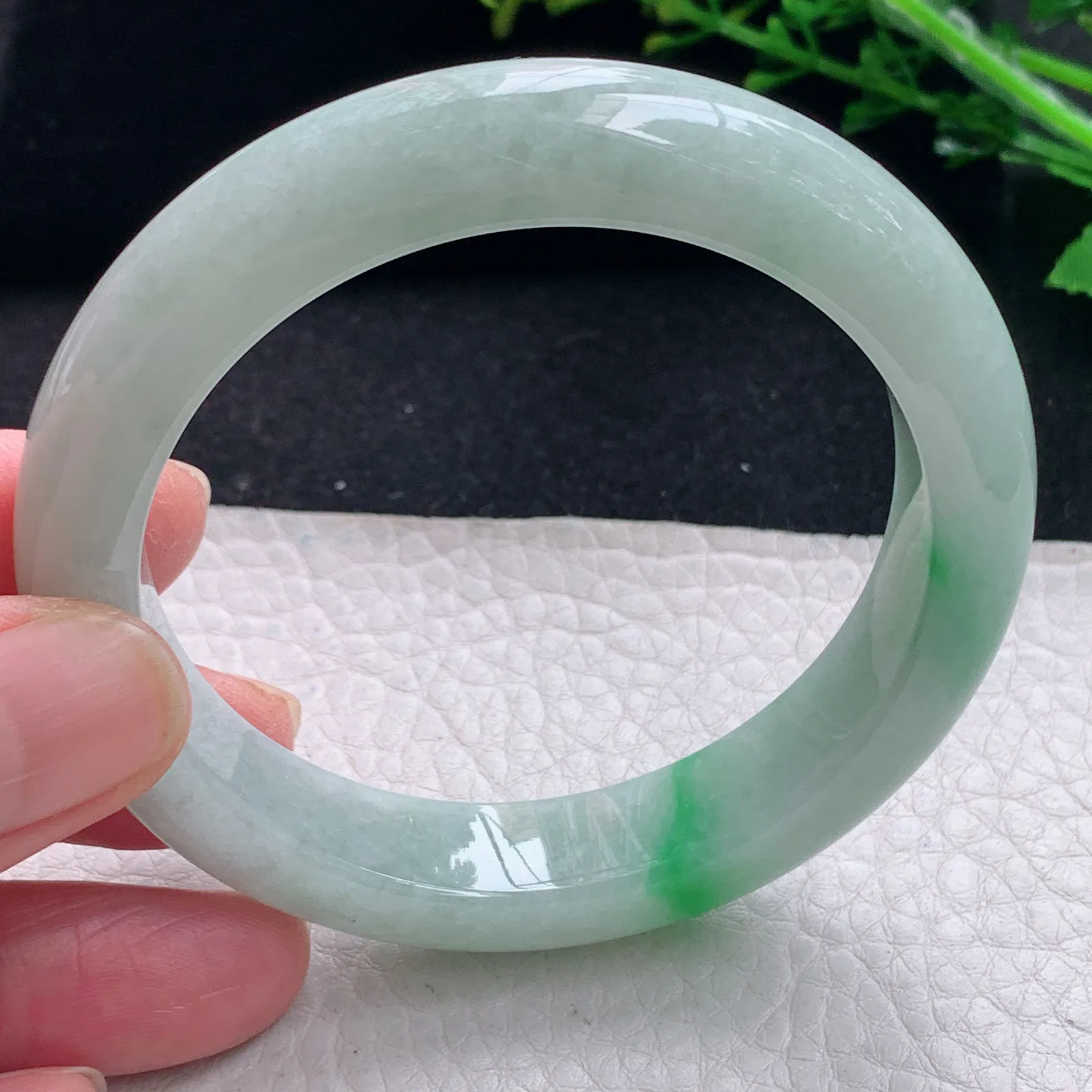 ym自然光55*12.5*8.8平安镯 缅甸翡翠a货手镯飘绿宽边玉手环