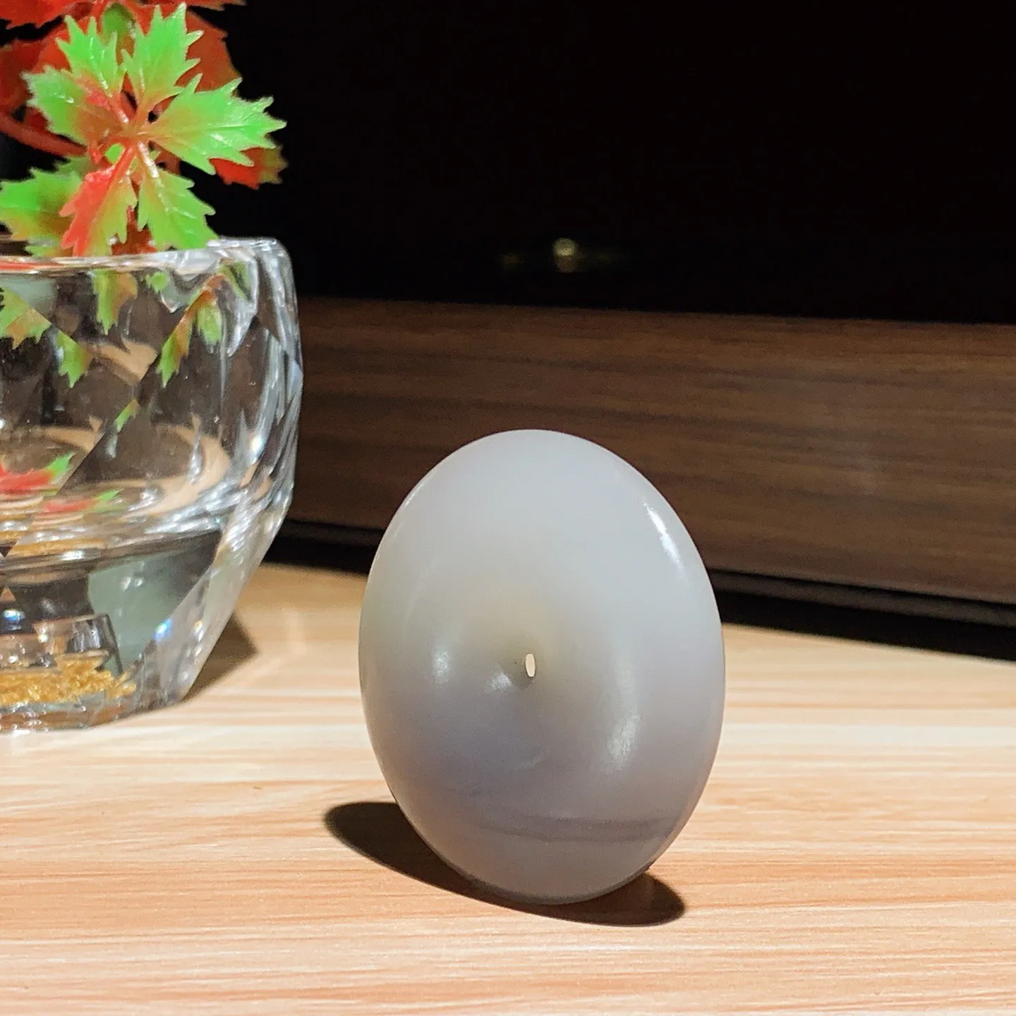 和田玉白加紫罗兰平安扣挂件。尺寸37/9重21克。玉质细腻油润。手推出油。佩戴高端典雅。lt251113