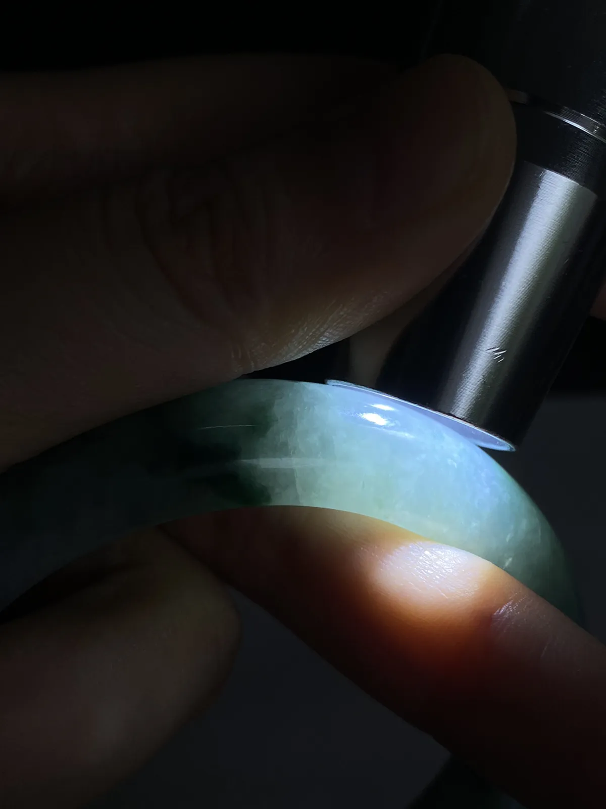 正圈56.5圈口，翡翠糯化种飘绿手镯