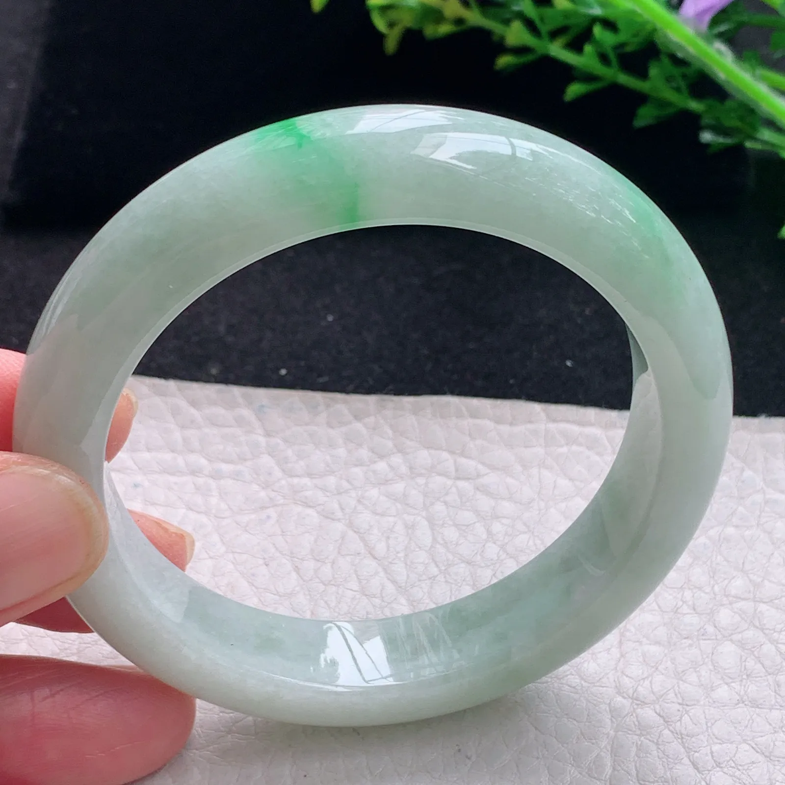 ym自然光55*12.5*8.8平安镯 缅甸翡翠a货手镯飘绿宽边玉手环