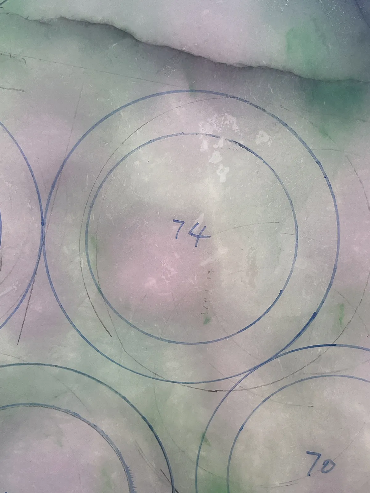 翡翠板料，⭕️正圈最大做58，圆条最大做54