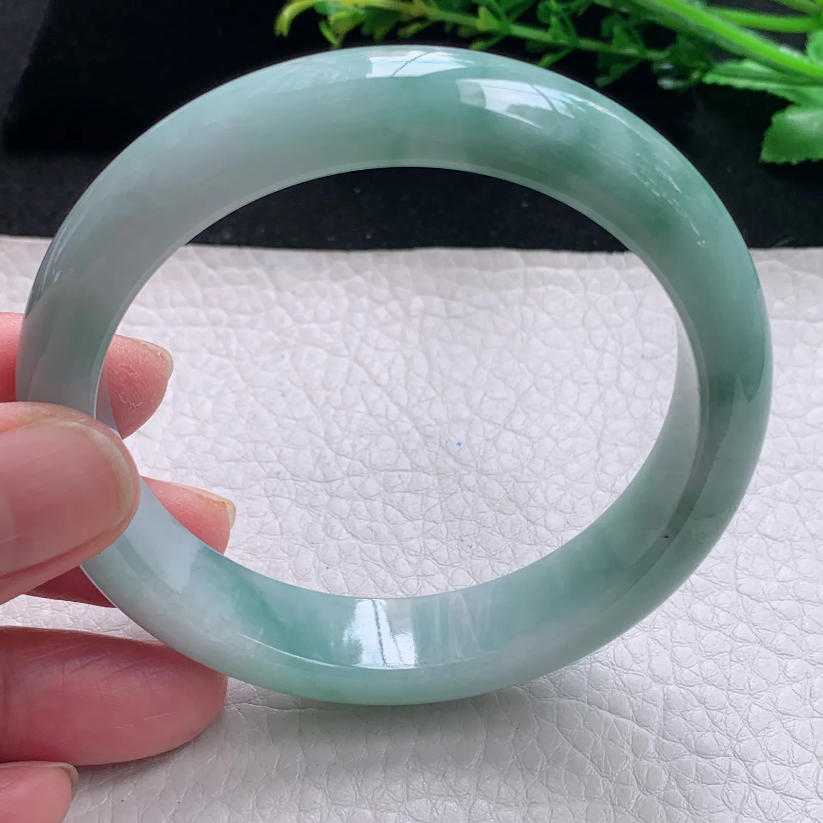 js自然光58.5*13.3*8.2平安镯 缅甸翡翠a货手镯飘花韵味宽边玉手环