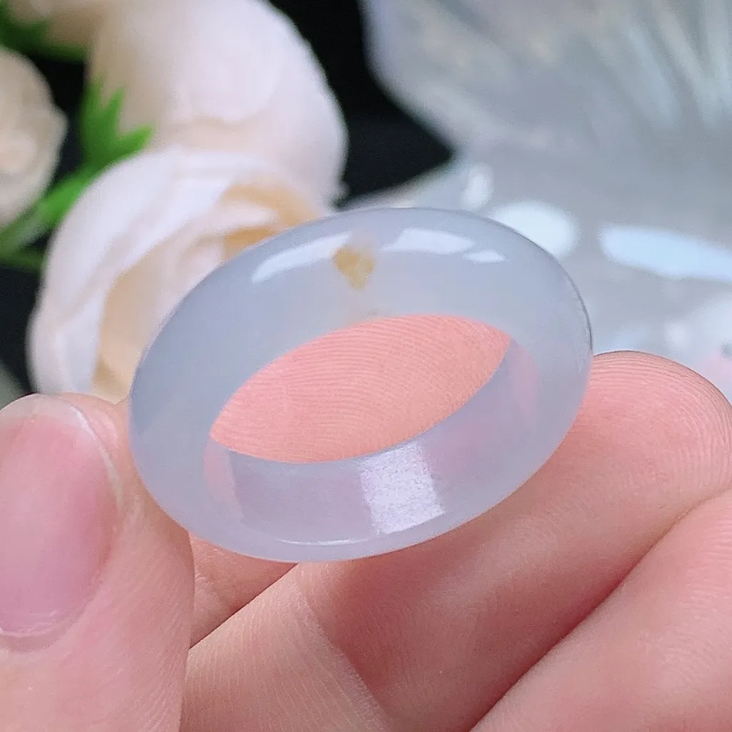 缅甸翡翠老坑种翡翠水润起胶飘金戒指玉指环  水润通透 尺寸：18.8-6.4-3.7mm 19号圈口