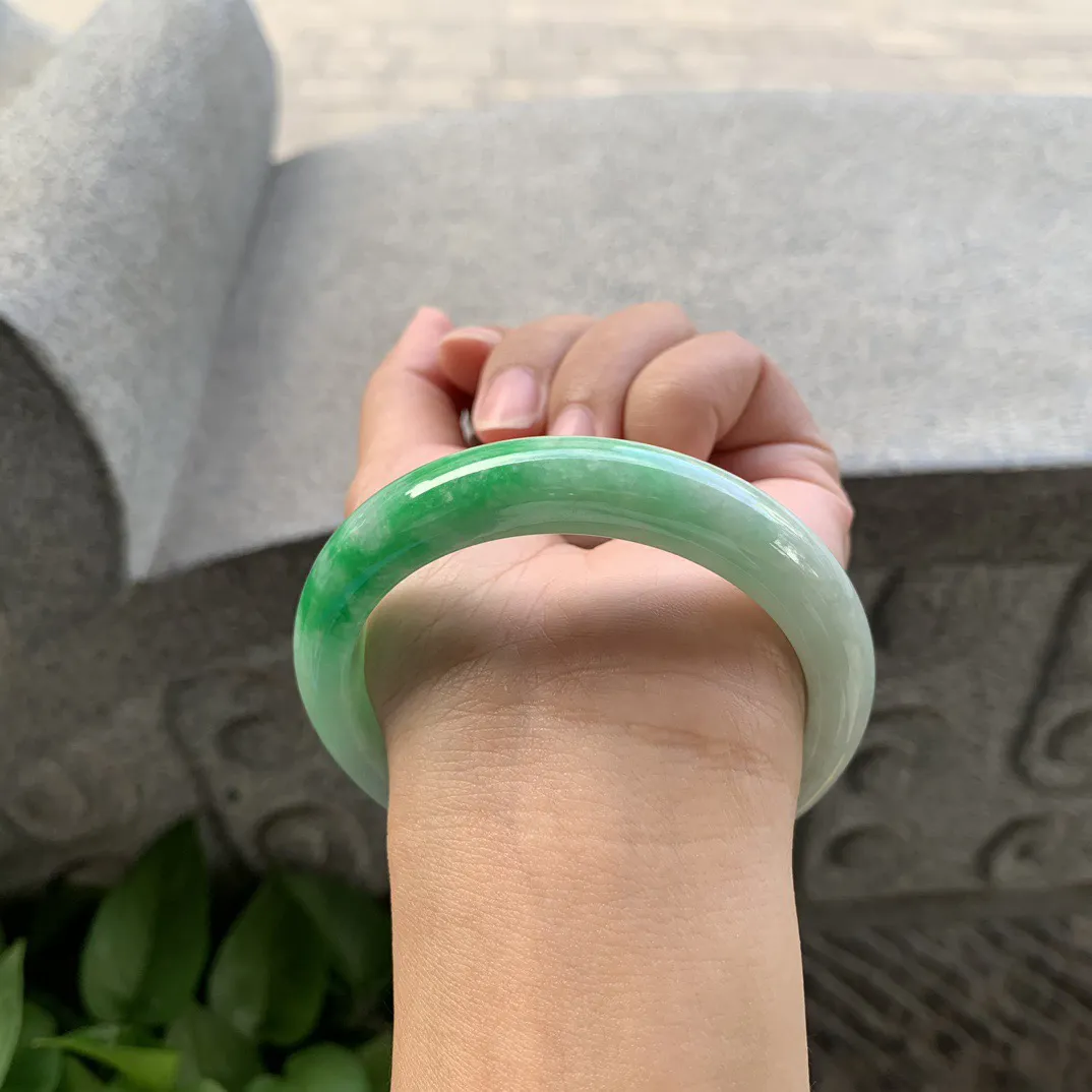 圈口56.7-11.8-8.2 【辣阳绿正圈手镯】正圈56 57可戴