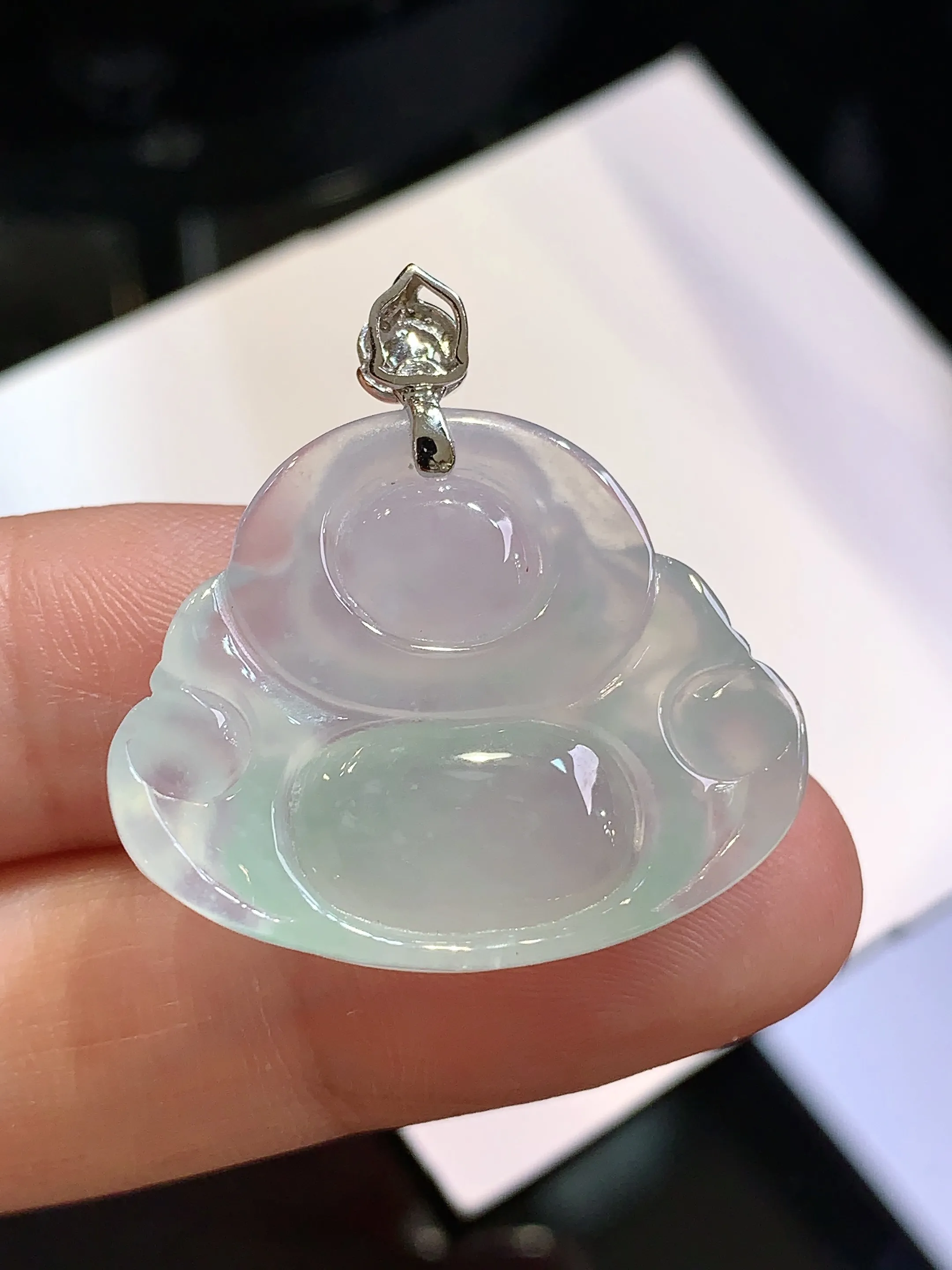 18k金钻镶嵌冰种佛公吊坠 玉质细腻 色泽清新艳丽 整体尺寸29*27.3*6.2