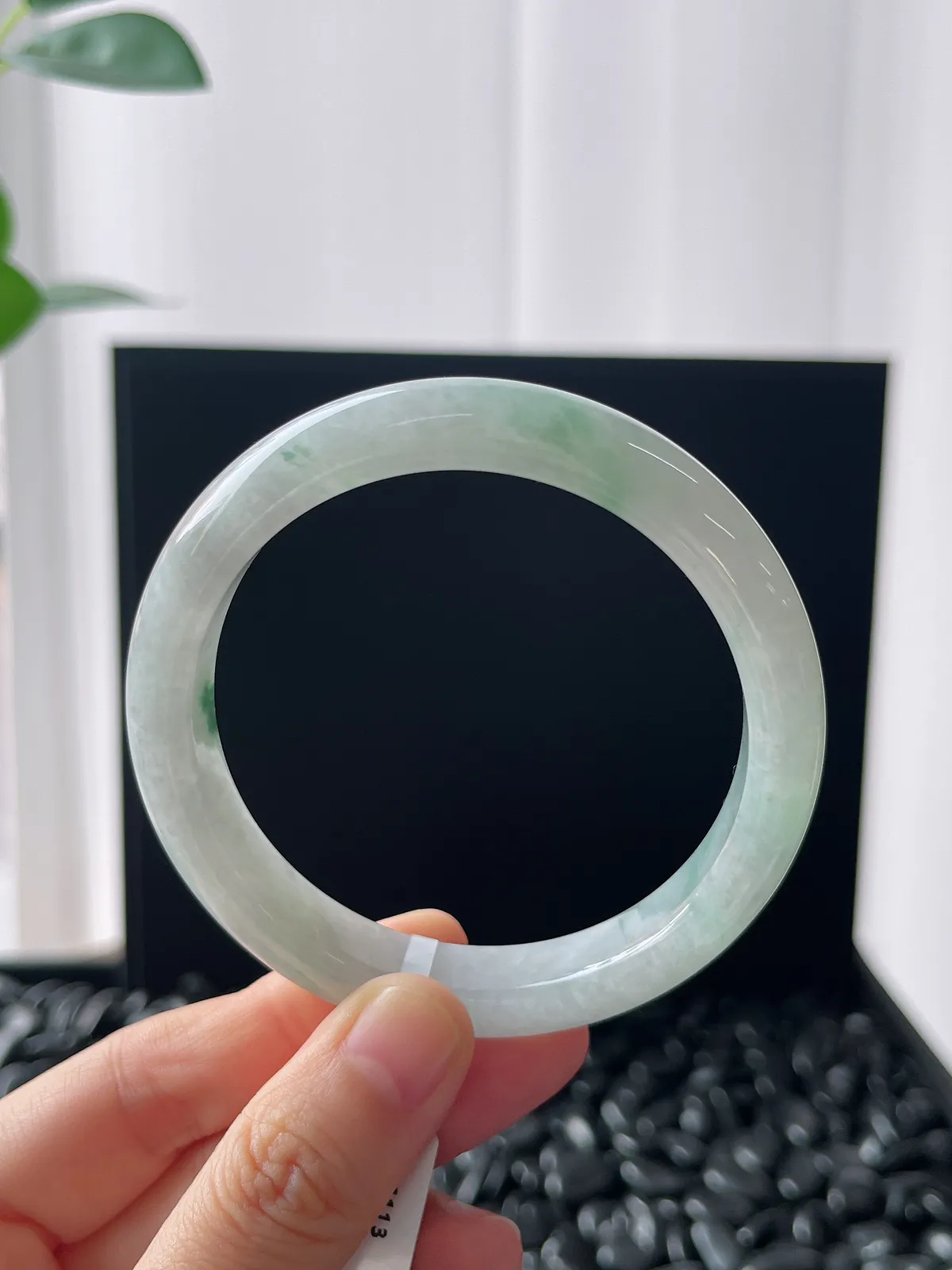 正圈56.9圈口，翡翠糯化种飘花手镯