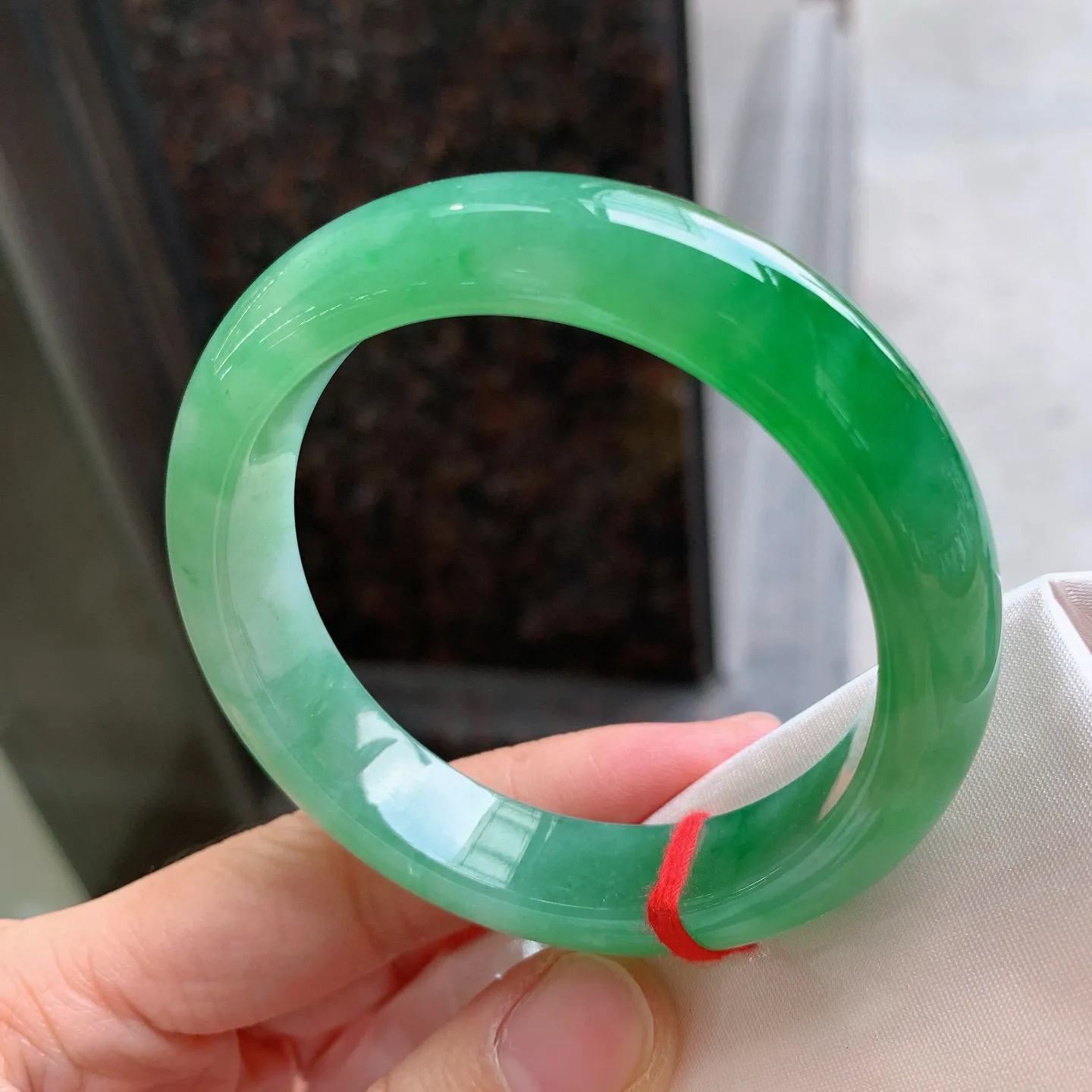 正圈飘绿 完美无瑕 尺寸：55.2/13/8.8 色辣