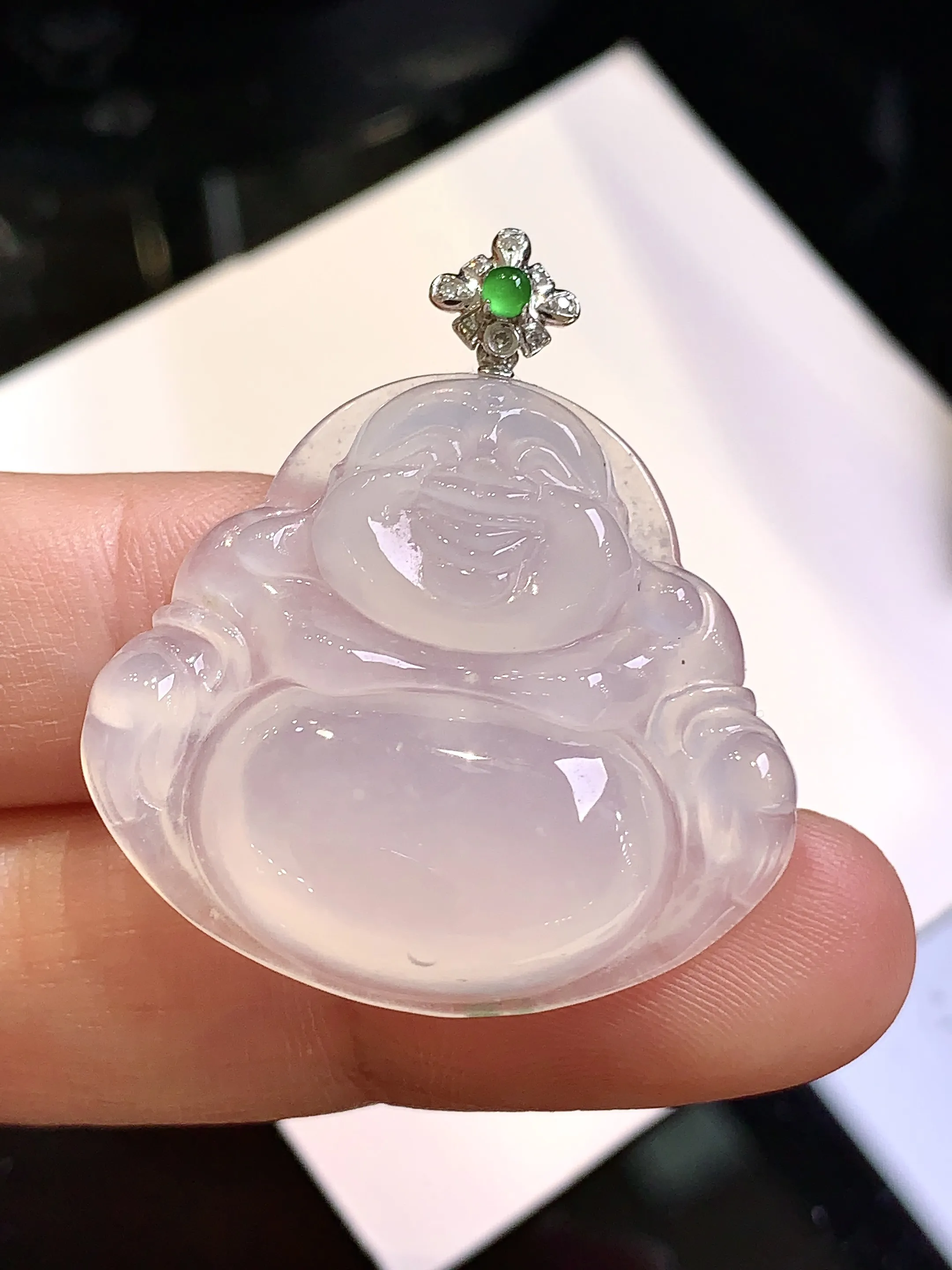 18k金钻镶嵌冰种佛公吊坠 玉质细腻 色泽清新艳丽 整体尺寸34*29.8*5.7