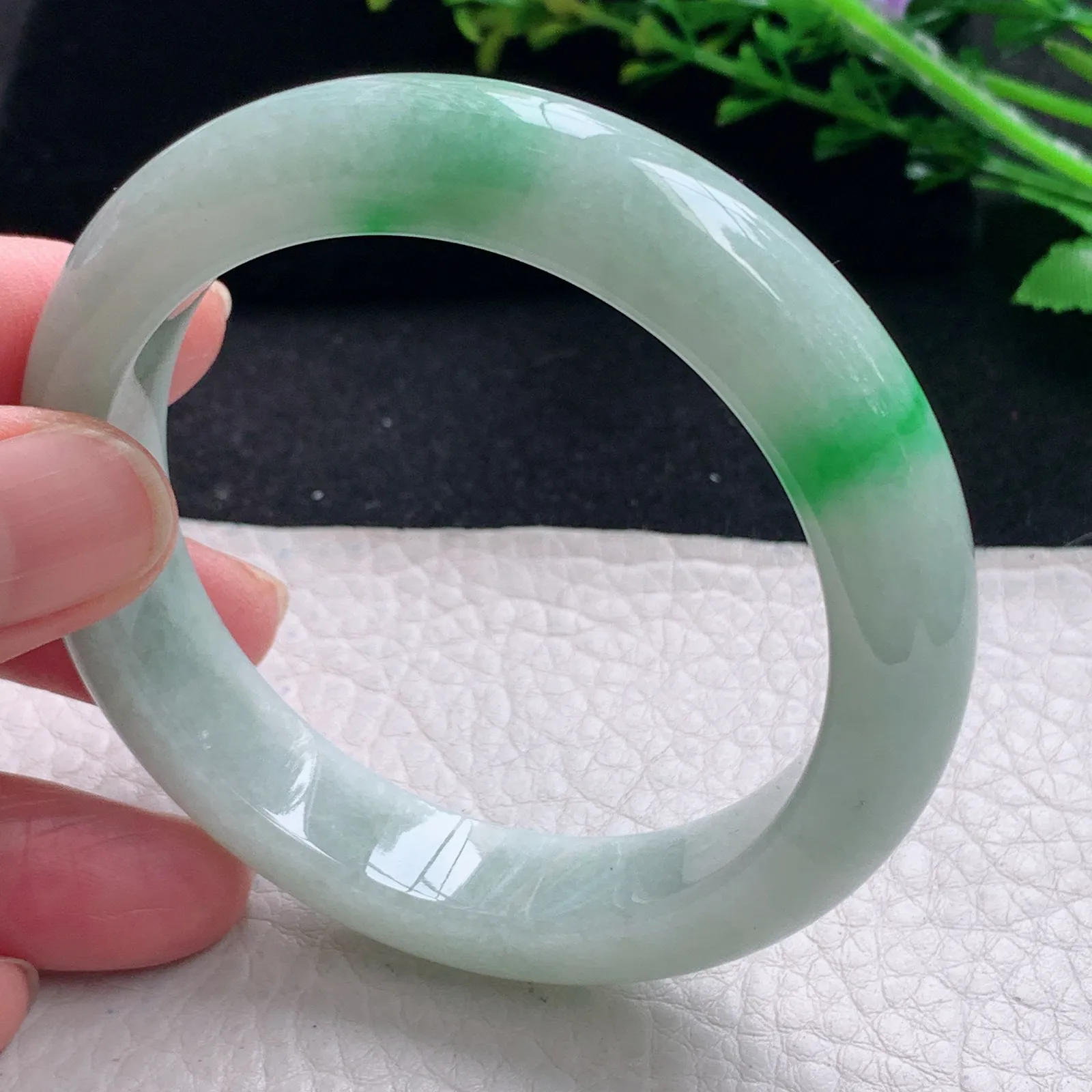 ym自然光55*12.5*8.8平安镯 缅甸翡翠a货手镯飘绿宽边玉手环