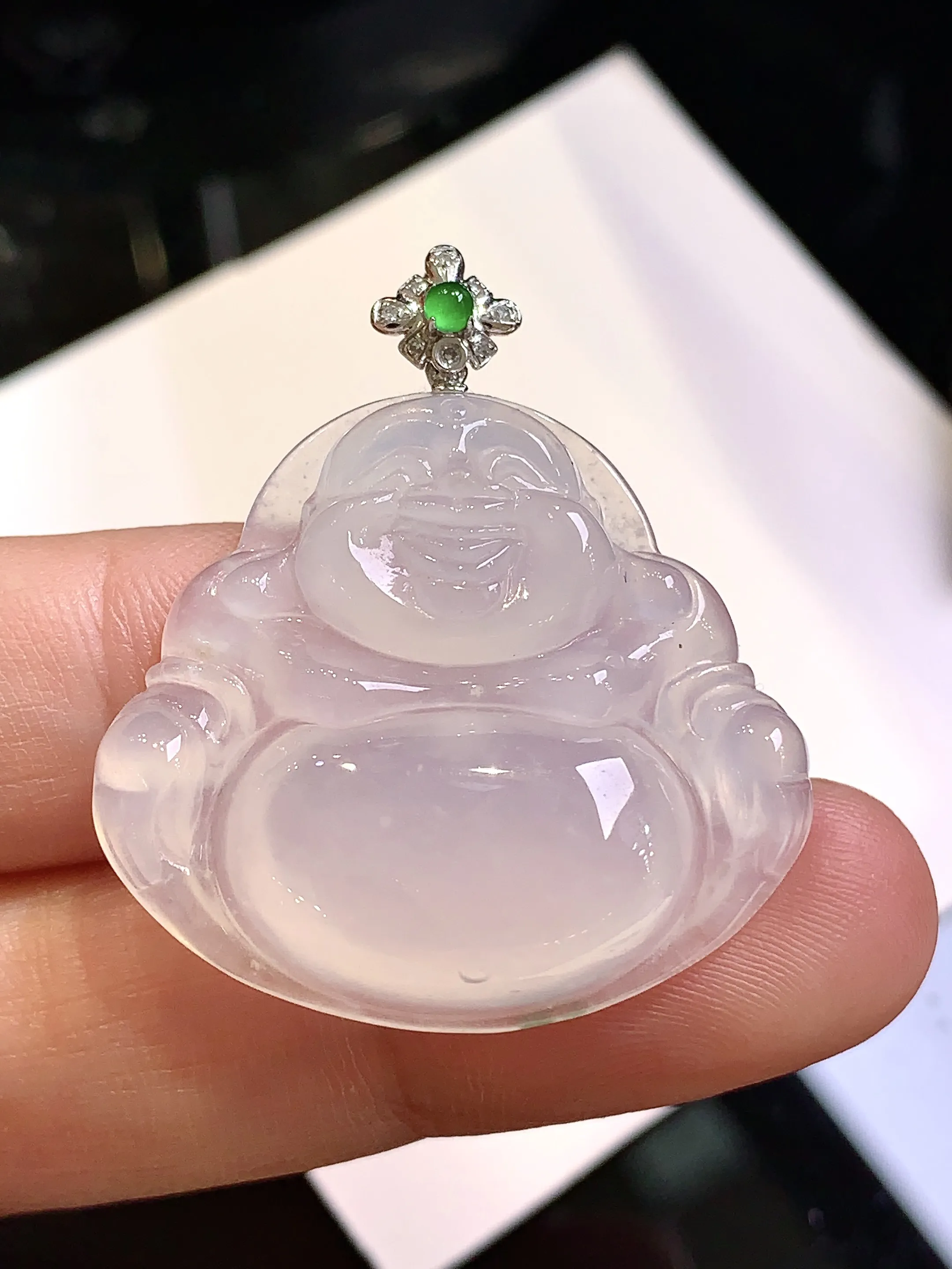 18k金钻镶嵌冰种佛公吊坠 玉质细腻 色泽清新艳丽 整体尺寸34*29.8*5.7