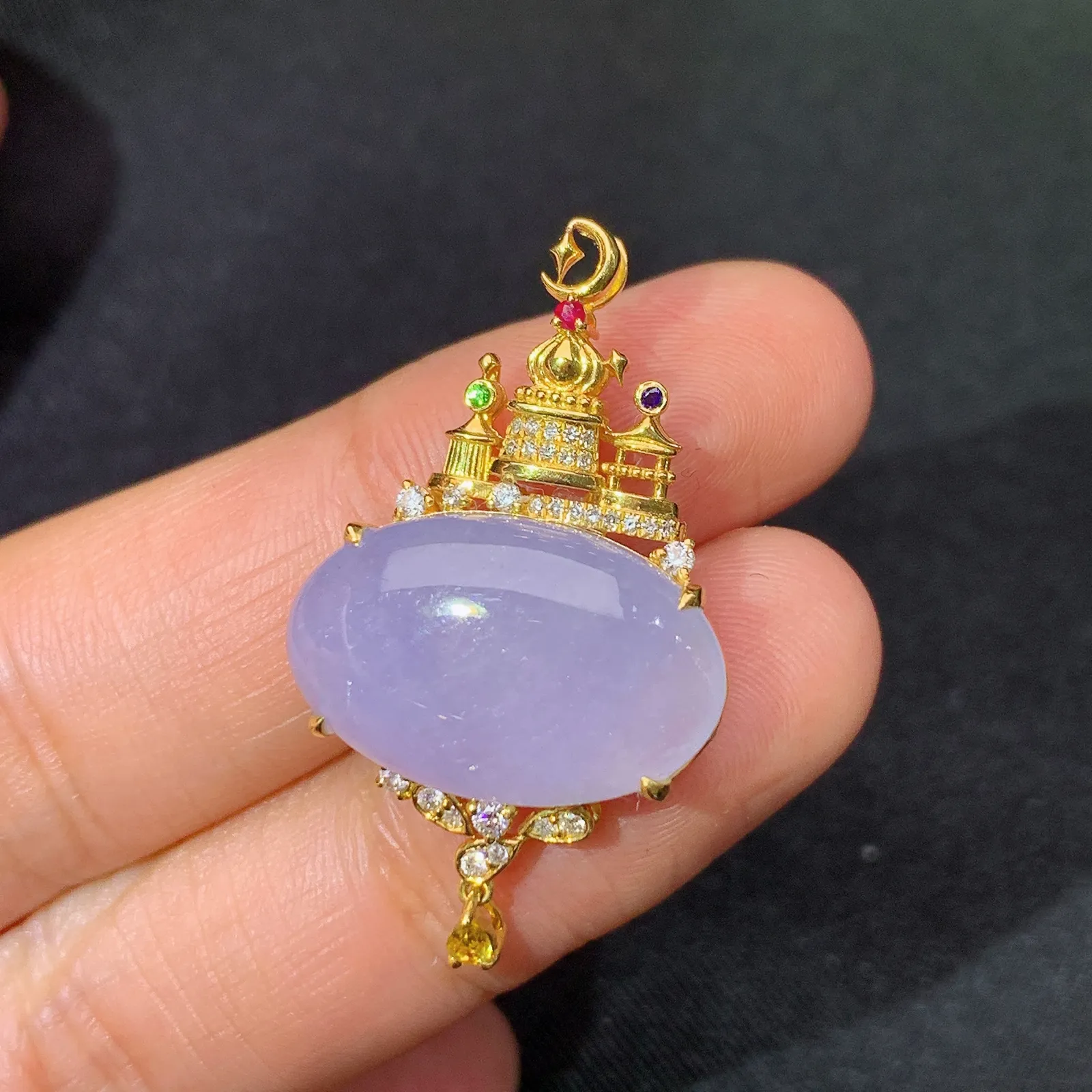 冰紫罗兰蛋面吊坠，18k金镶嵌，温润细腻，色泽浓郁 尺寸32.5*18.7*7