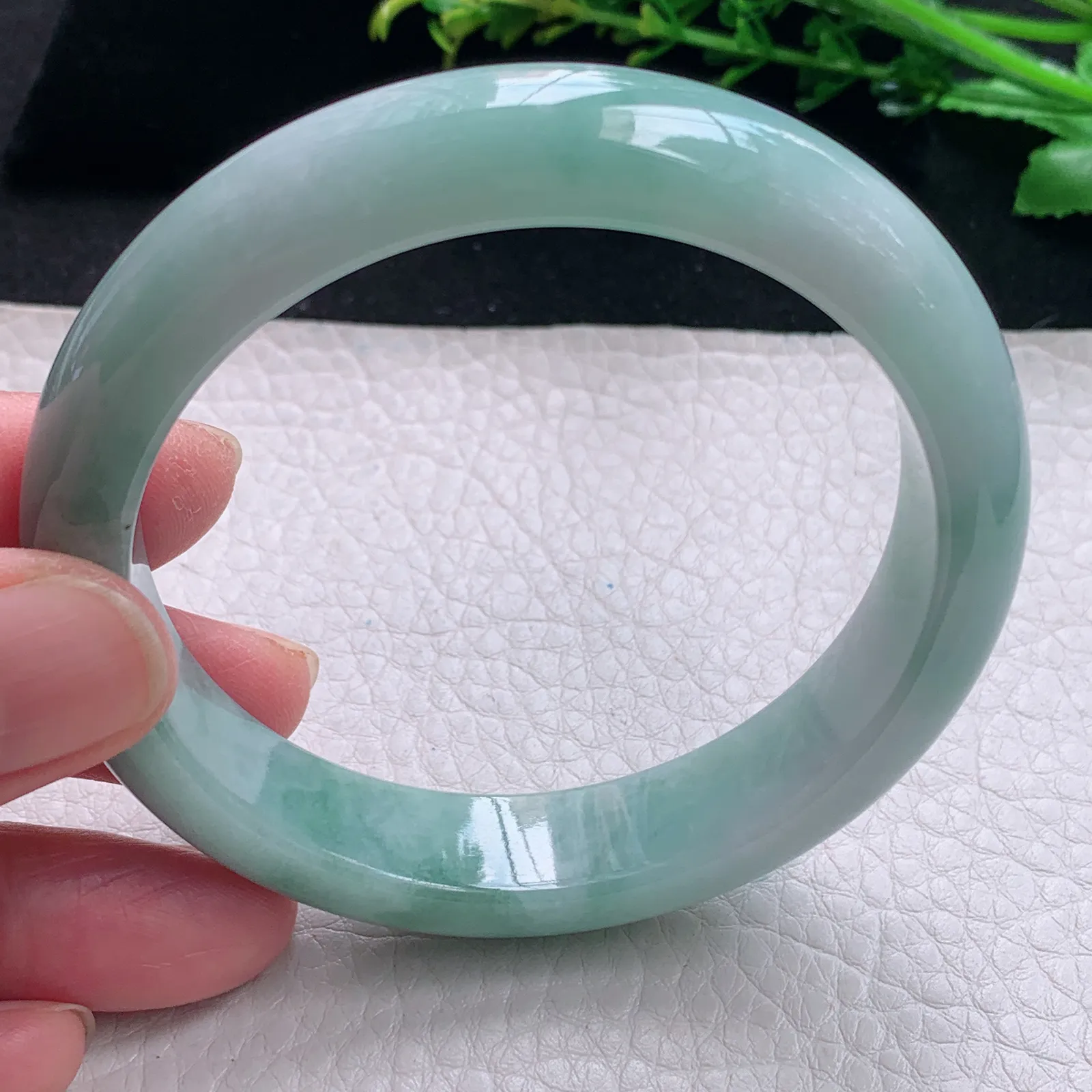 js自然光58.5*13.3*8.2平安镯 缅甸翡翠a货手镯飘花韵味宽边玉手环