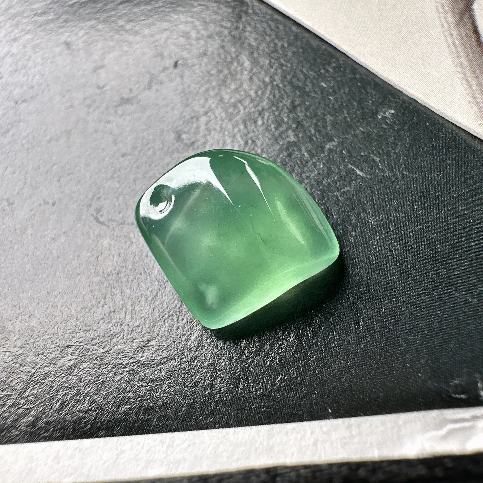 【冰种木那绿随形裸石】雪花棉，质地非常细腻干净，冰润十足，种老冰透，收藏品质