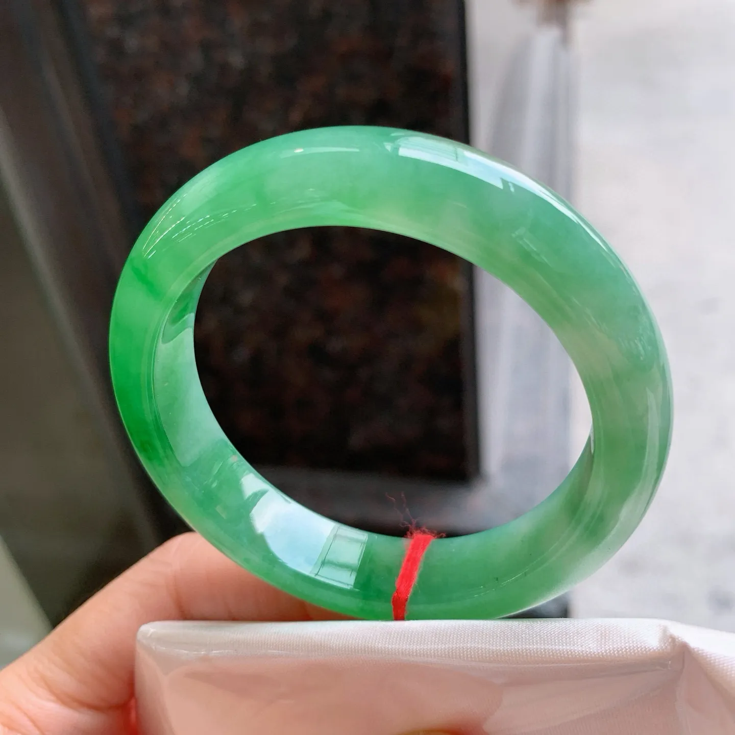 正圈飘绿 完美无瑕 尺寸：55.2/13/8.8 色辣