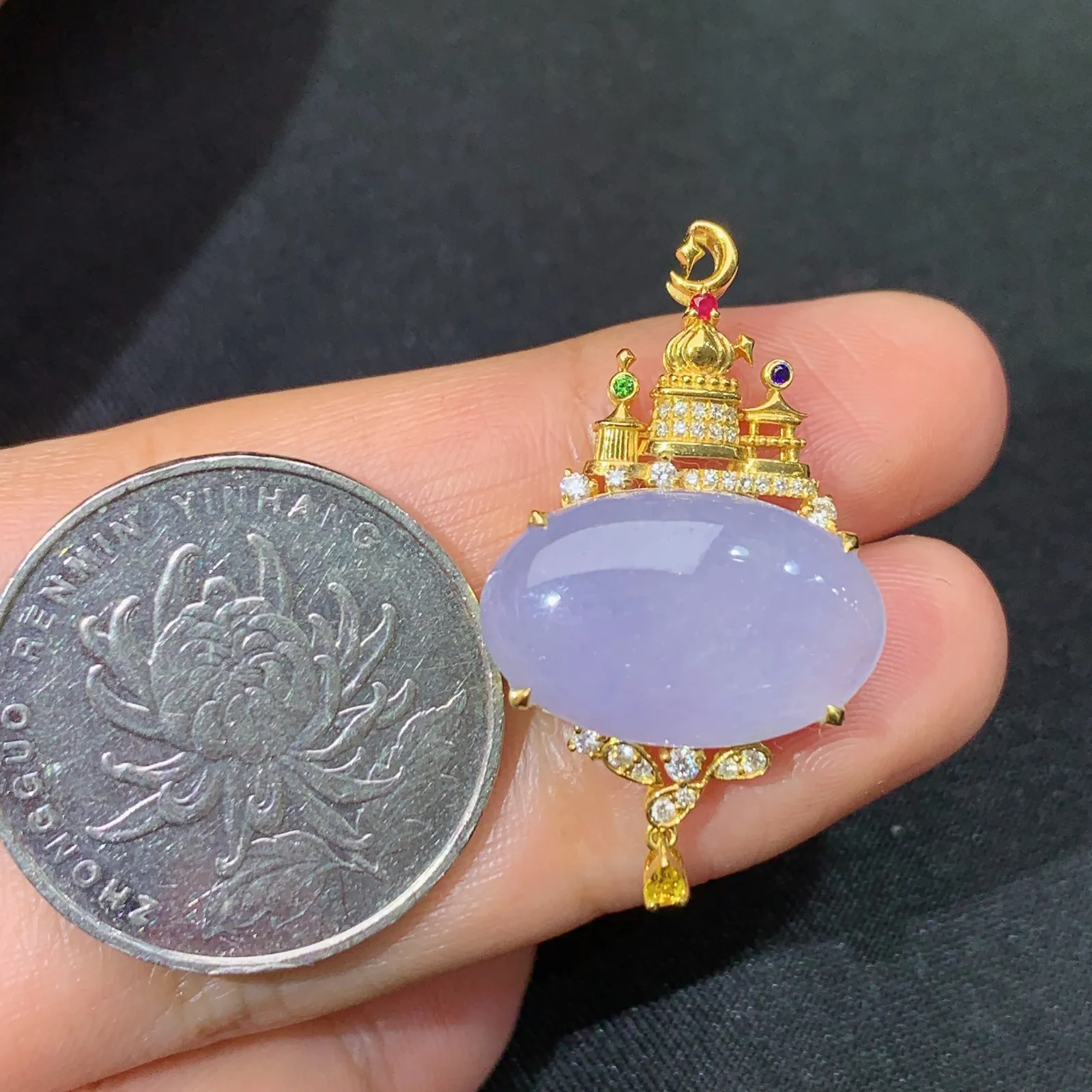 冰紫罗兰蛋面吊坠，18k金镶嵌，温润细腻，色泽浓郁 尺寸32.5*18.7*7