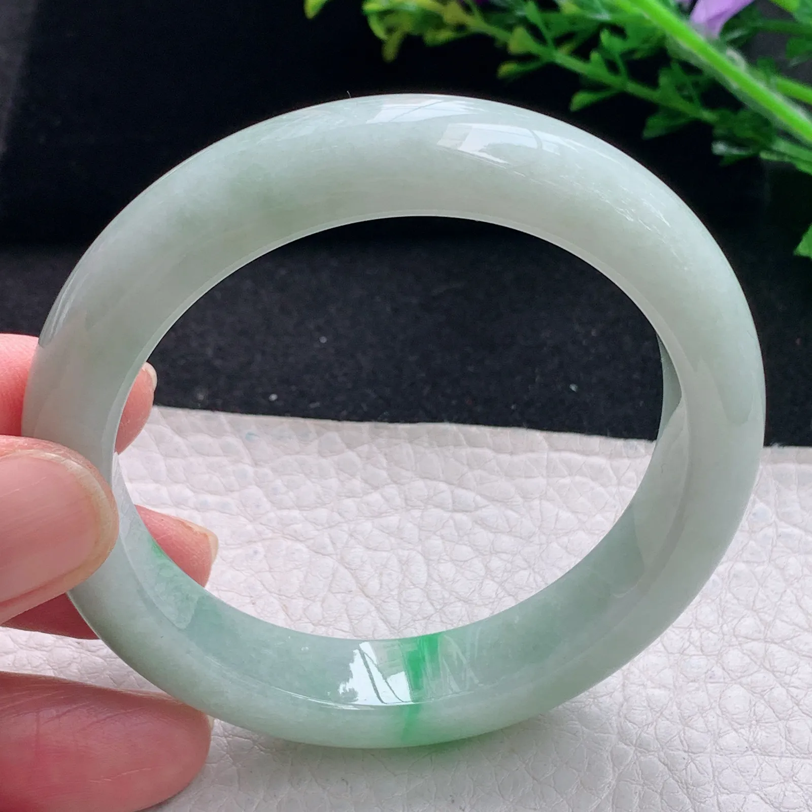 ym自然光55*12.5*8.8平安镯 缅甸翡翠a货手镯飘绿宽边玉手环