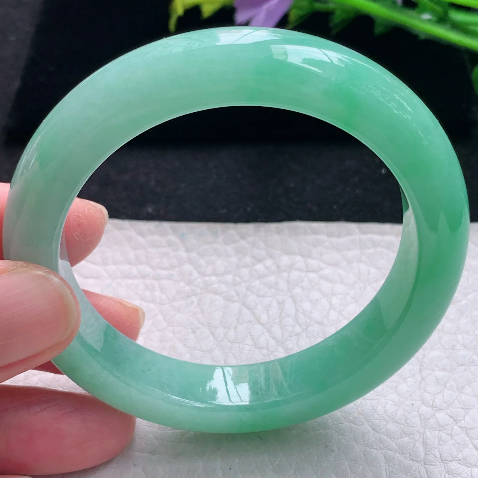 js自然光53*12*8.8平安镯 缅甸翡翠a货手镯冰绿宽边玉手环