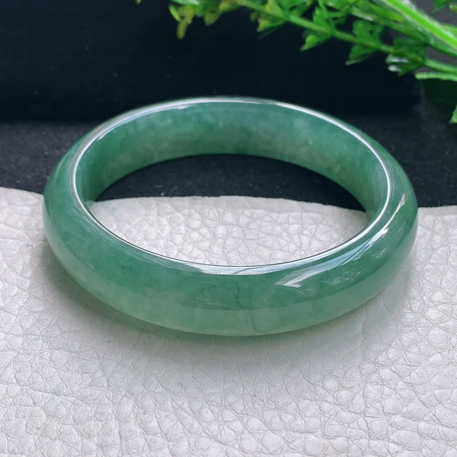 n自然光54*12.5*7.5平安镯 缅甸翡翠a货手镯冰油宽边玉手环