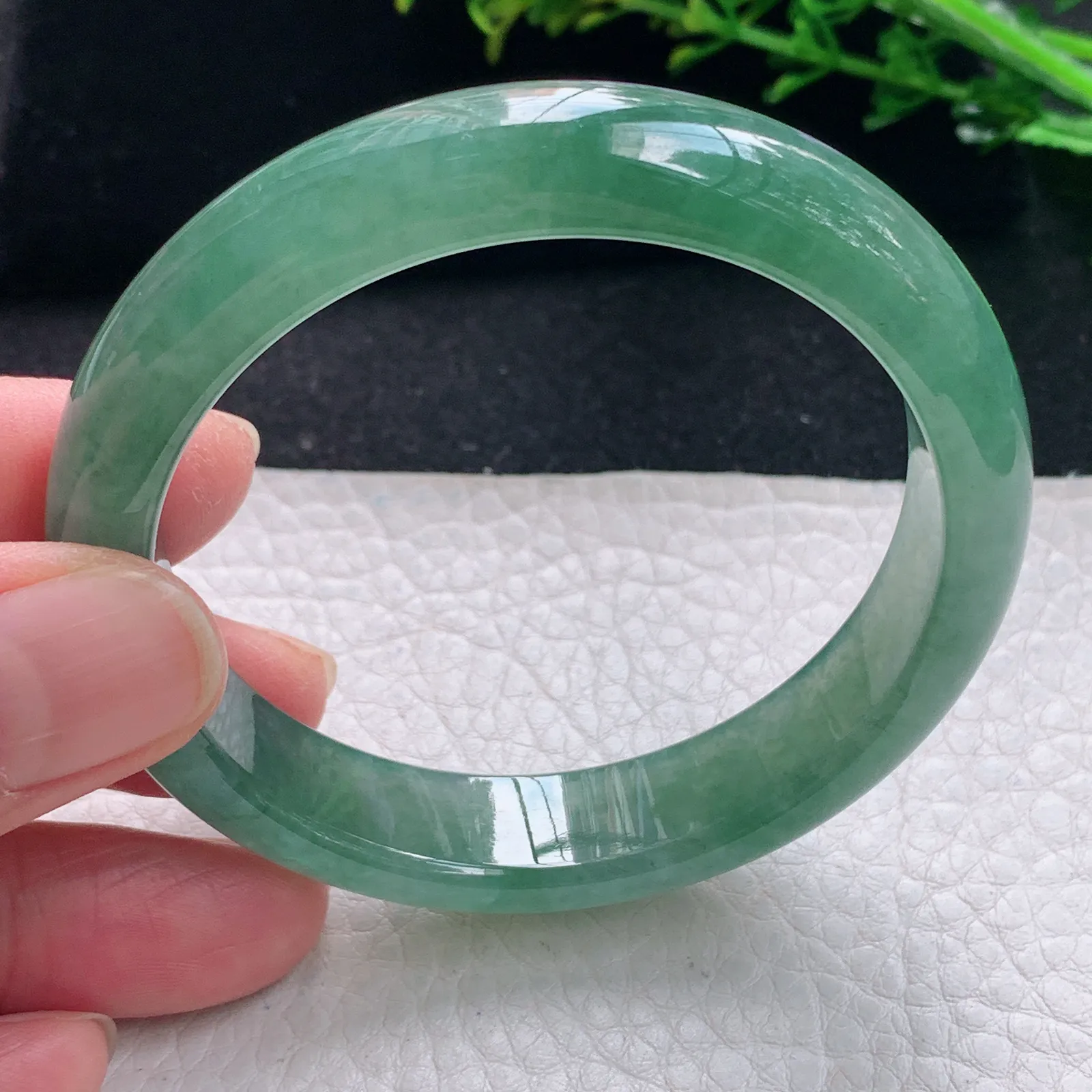 n自然光54*12.5*7.5平安镯 缅甸翡翠a货手镯冰油宽边玉手环