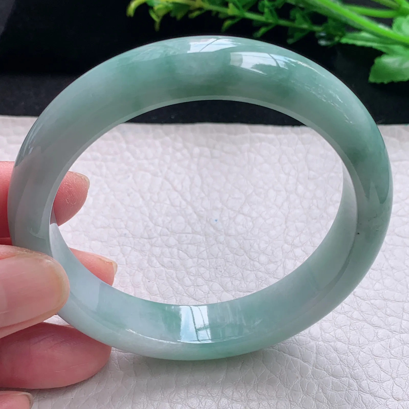 js自然光58.5*13.3*8.2平安镯 缅甸翡翠a货手镯飘花韵味宽边玉手环