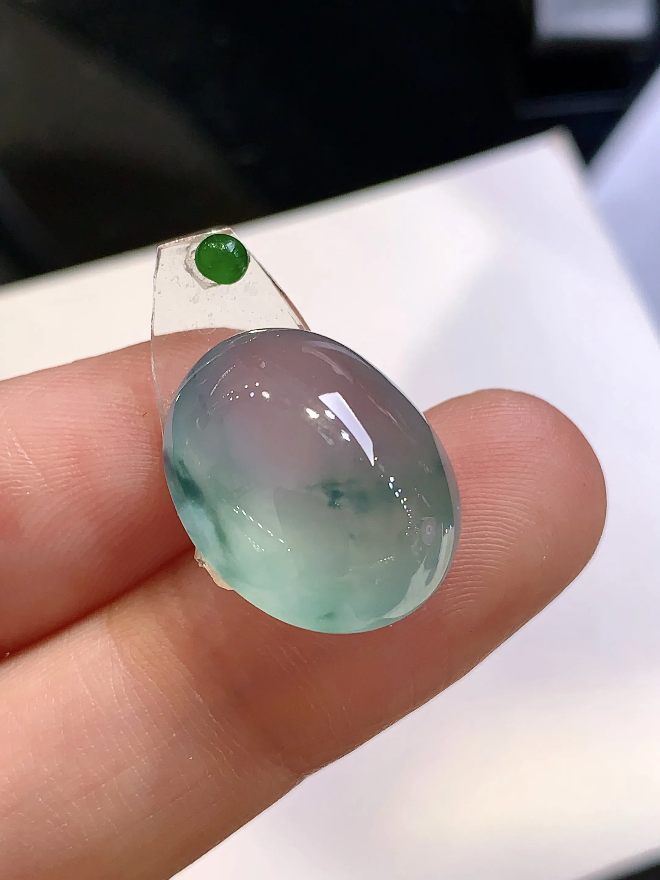 镶嵌款 冰种飘花蛋面吊坠 玉质细腻 色泽清新艳丽 整体尺寸17.5*14*7.8