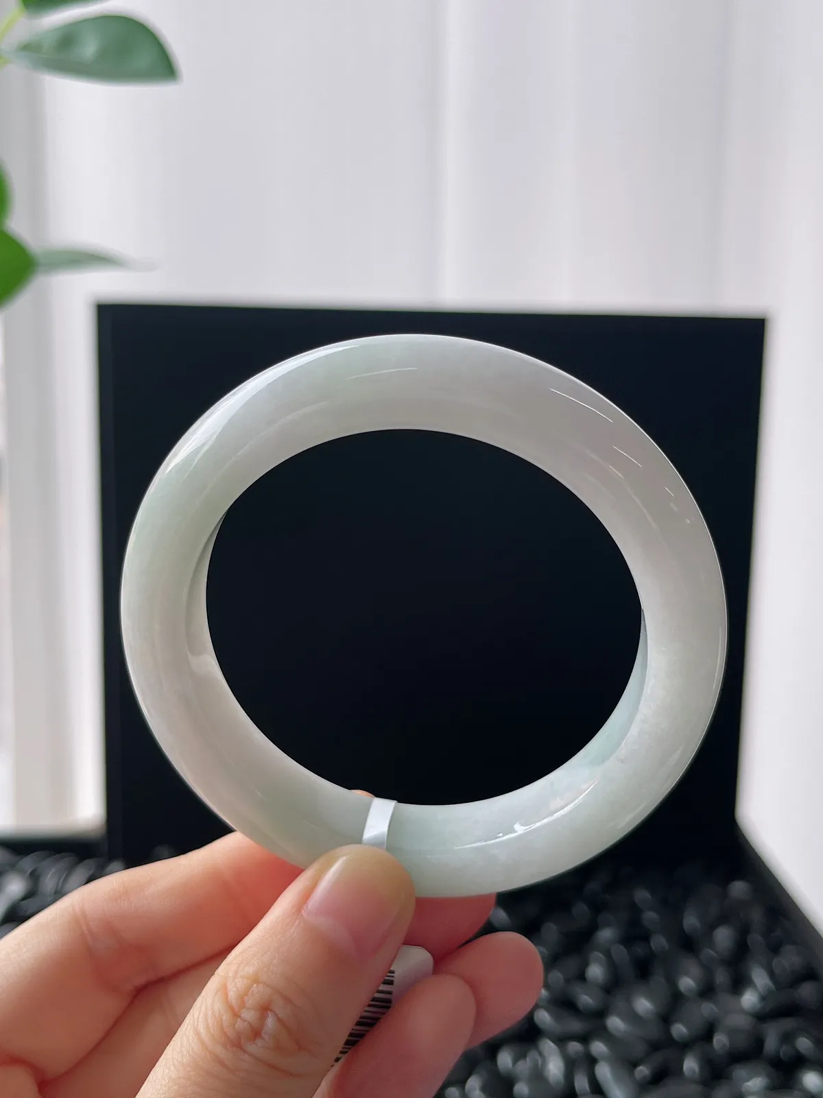 正圈54.9圈口，翡翠糯化种飘花手镯