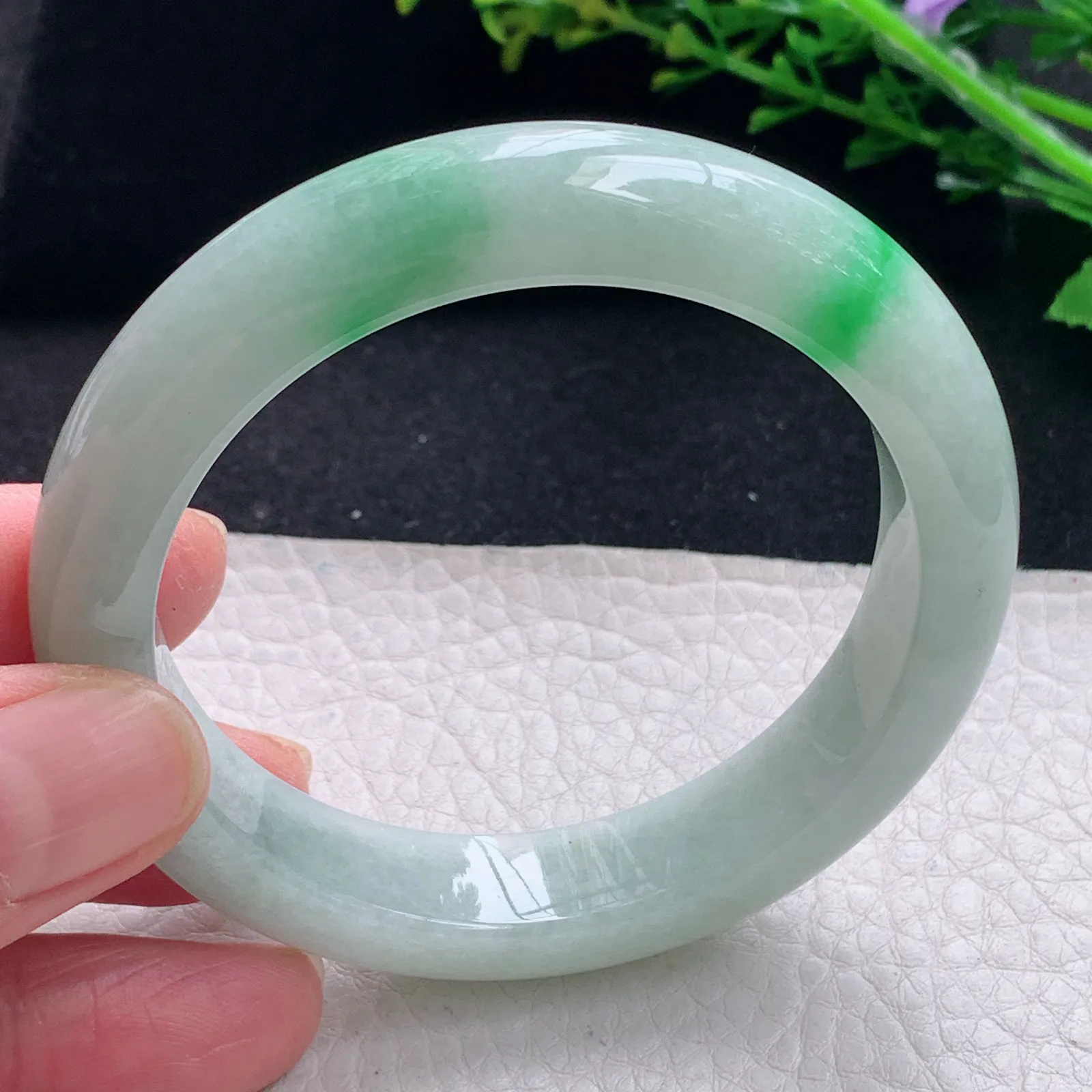 ym自然光55*12.5*8.8平安镯 缅甸翡翠a货手镯飘绿宽边玉手环