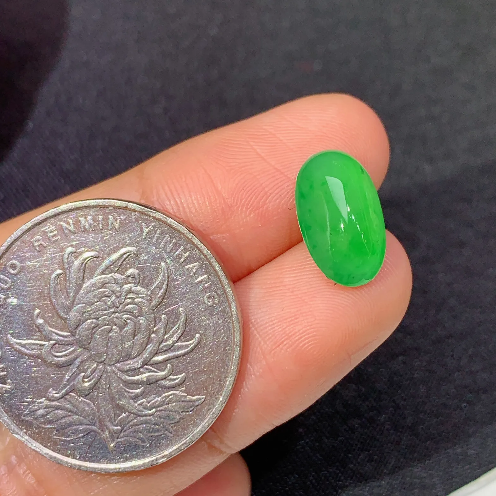 冰阳绿蛋面，镶嵌佳品，冰润色阳，种水足 尺寸12.7*7.5*4