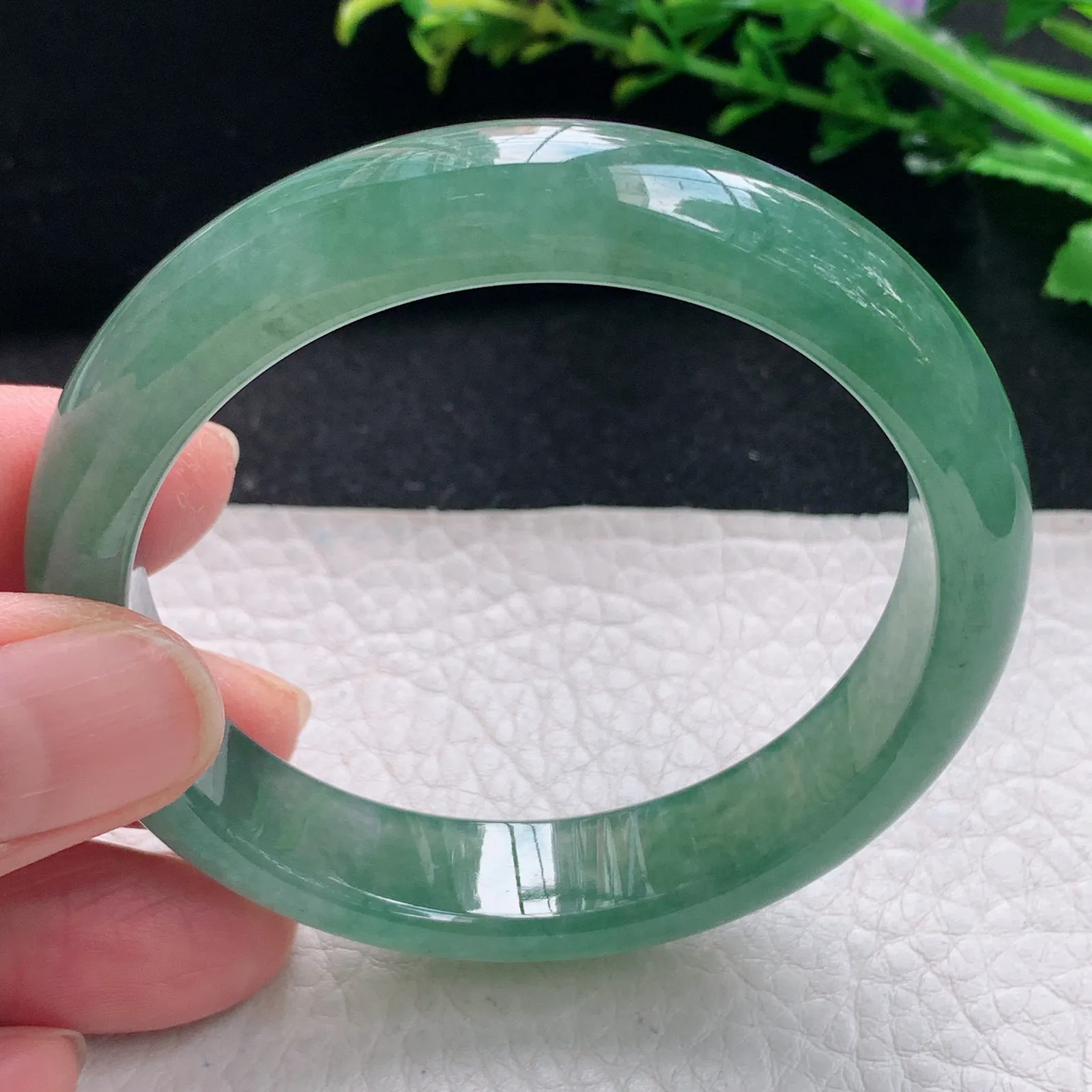 n自然光54*12.5*7.5平安镯 缅甸翡翠a货手镯冰油宽边玉手环