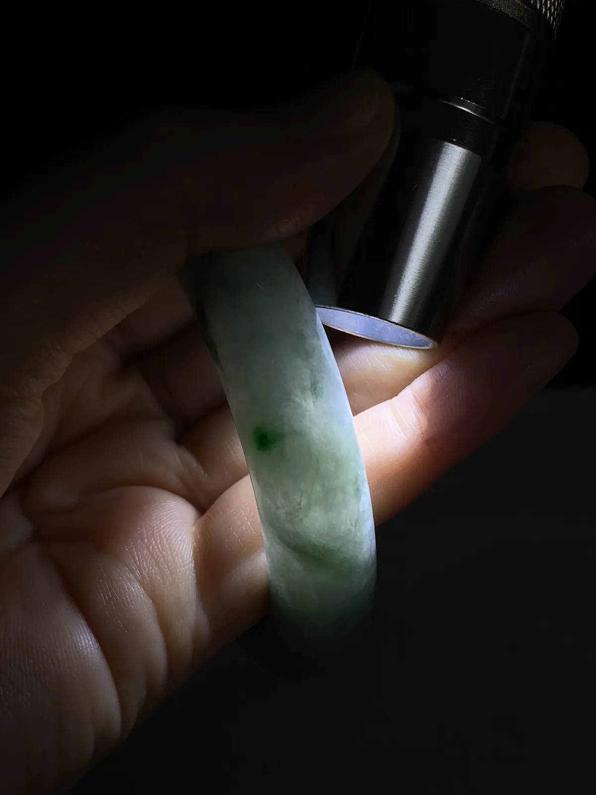 正圈56.5圈口，翡翠糯化种飘绿手镯