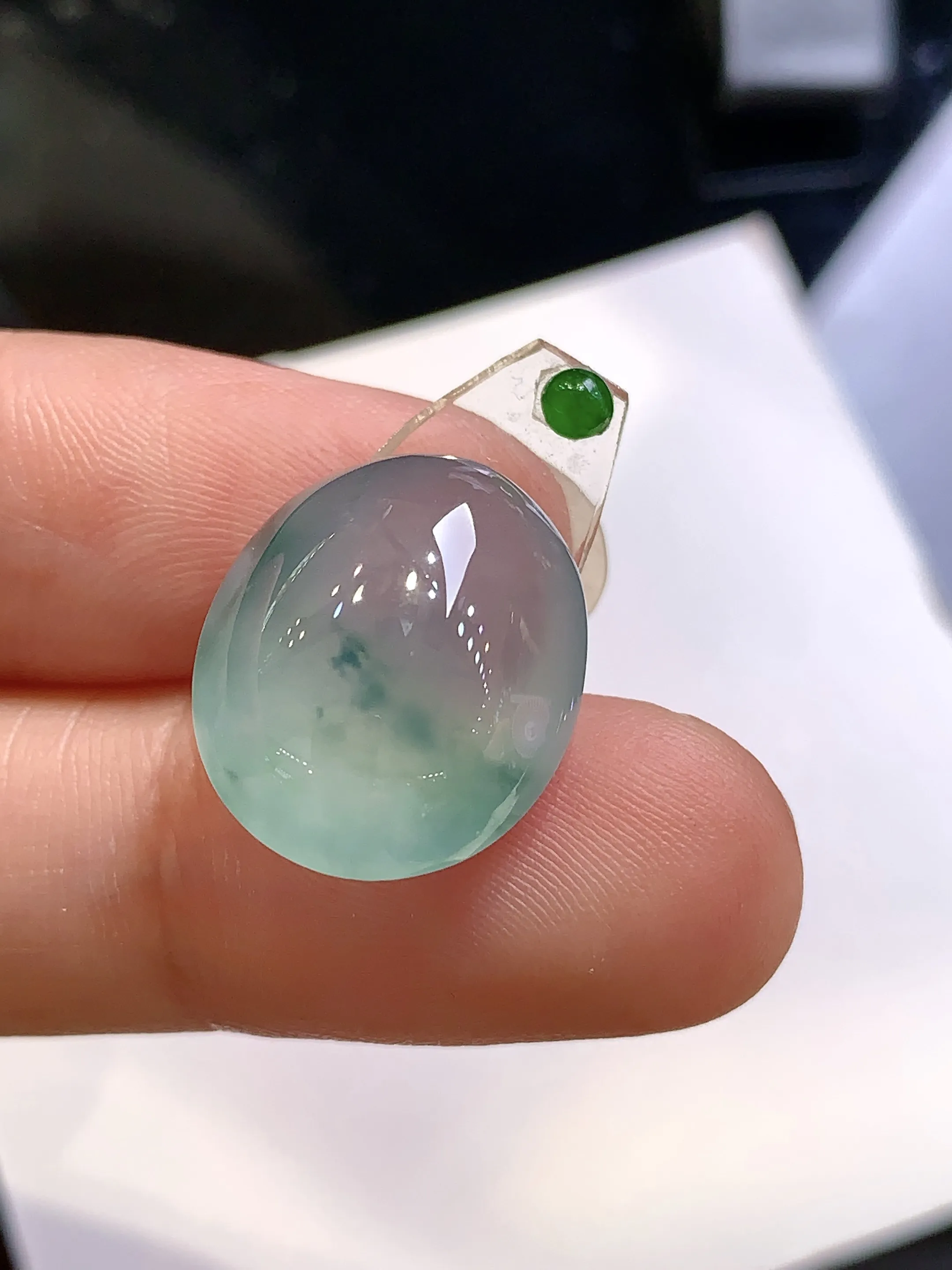 镶嵌款 冰种飘花蛋面吊坠 玉质细腻 色泽清新艳丽 整体尺寸17.5*14*7.8