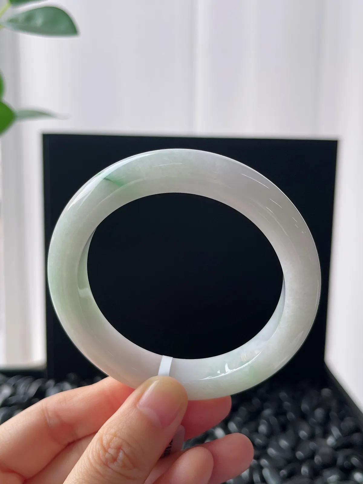 正圈54.9圈口，翡翠糯化种飘花手镯