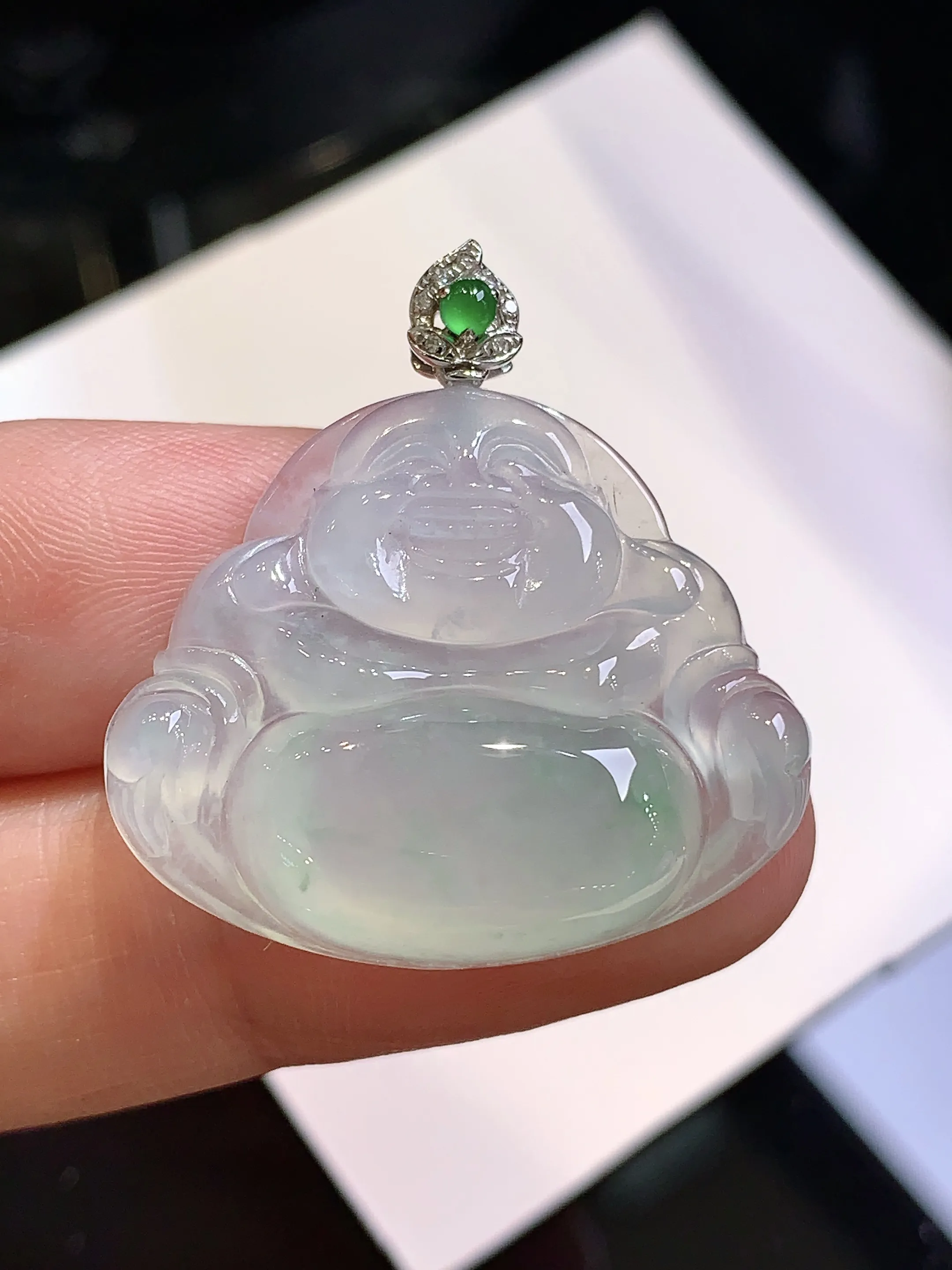 18k金钻镶嵌冰种佛公吊坠 玉质细腻 色泽清新艳丽 整体尺寸29*27.3*6.2