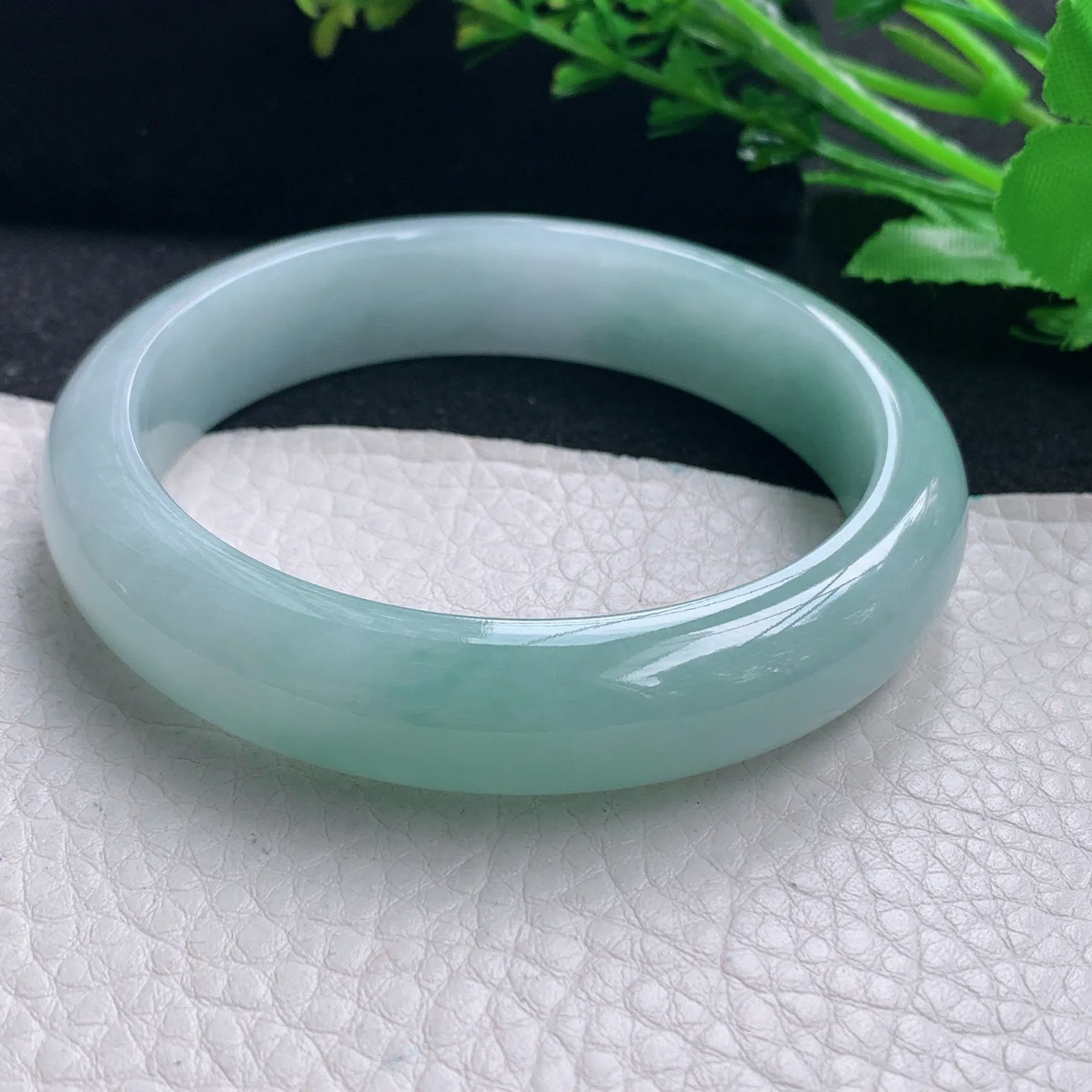 ym自然光59*14*8.3平安镯 缅甸翡翠a货手镯水润飘花宽边玉手环