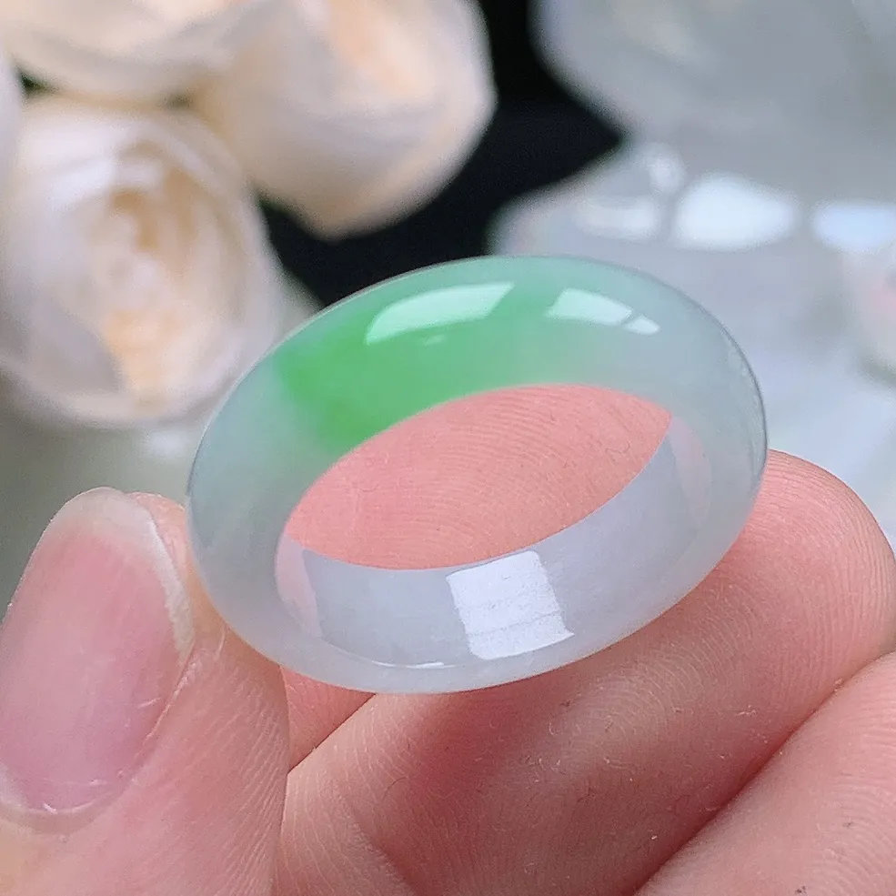 缅甸老坑种翡翠水润起胶飘阳绿戒指玉指环  水润通透 尺寸：18.6-6-3.1mm 18-19号圈口