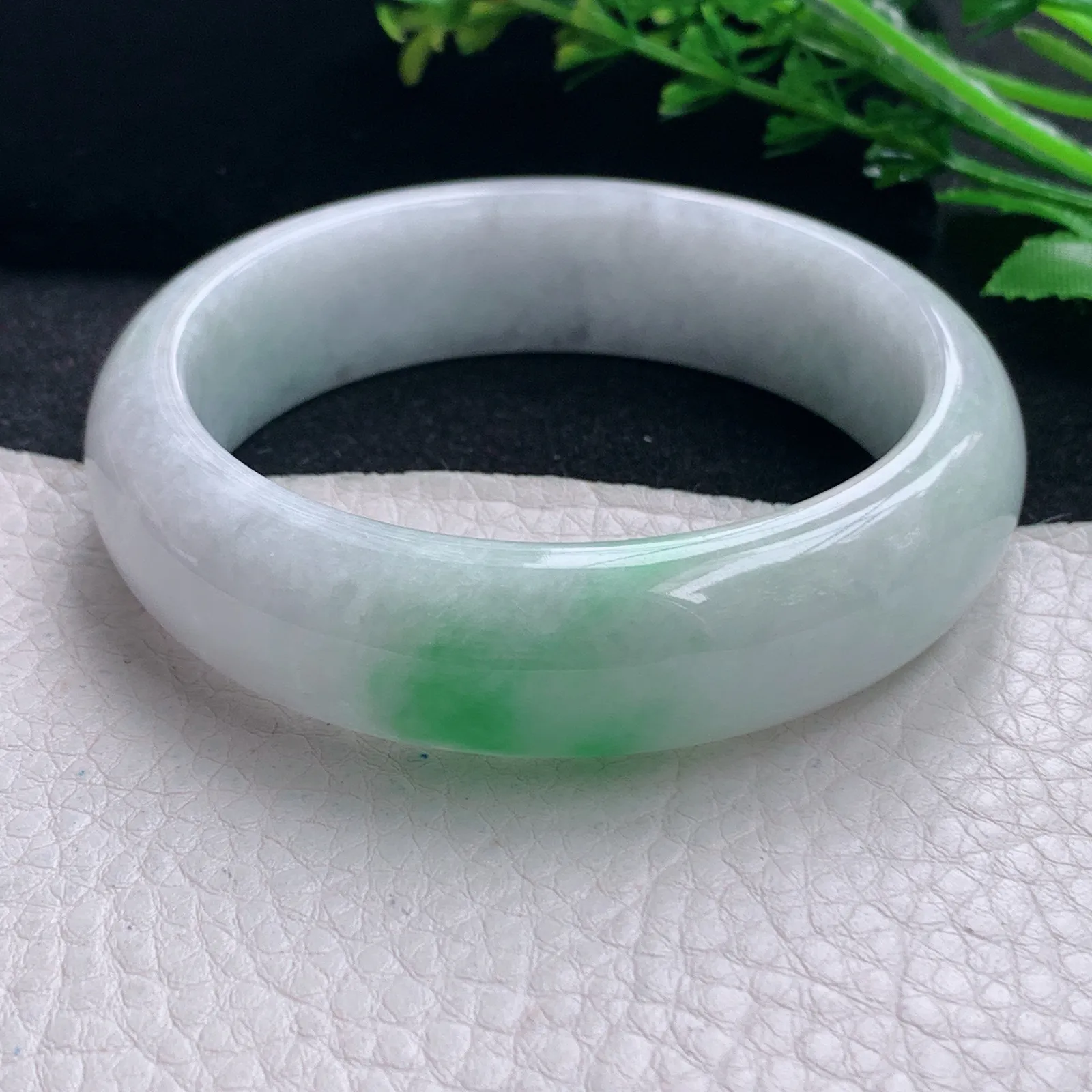 ym自然光57.5*16.2*8.2轮胎镯 缅甸翡翠a货手镯飘绿大气宽边玉手环