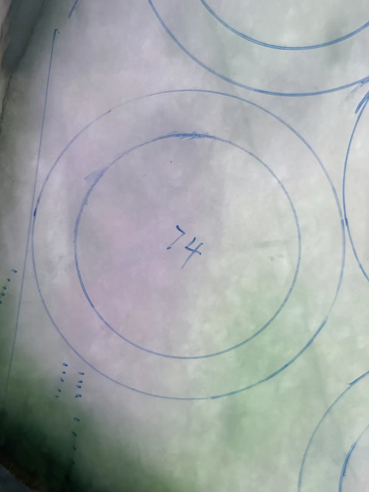 翡翠板料，⭕️正圈最大做58，圆条最大做54