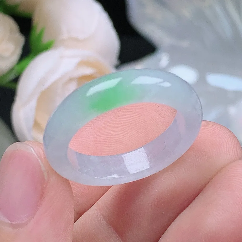 缅甸老坑种翡翠水润起胶飘阳绿戒指玉指环  水润通透 尺寸：19.8-5.4-3.5mm 22号圈口5S