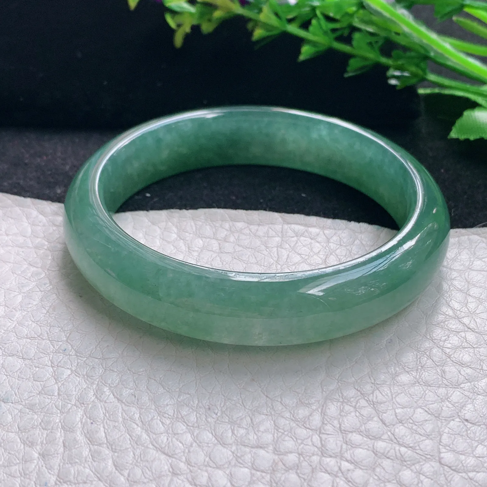 n自然光54*12.5*7.5平安镯 缅甸翡翠a货手镯冰油宽边玉手环