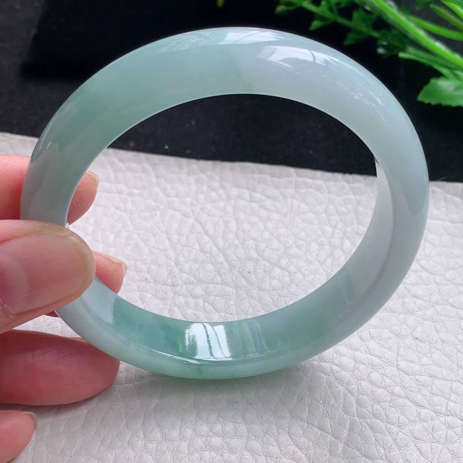 ym自然光59*14*8.3平安镯 缅甸翡翠a货手镯水润飘花宽边玉手环