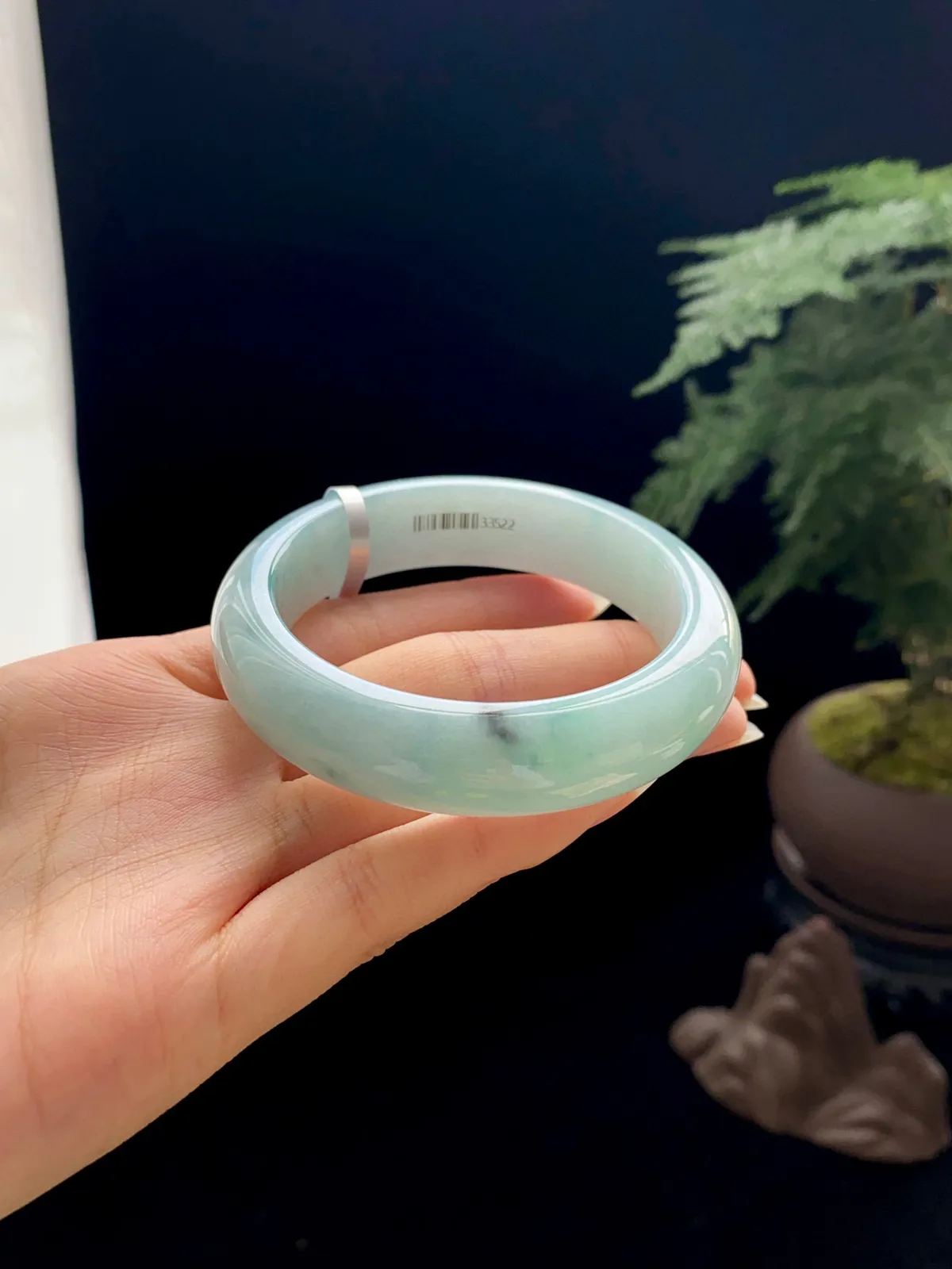 【飘花、蓝花】
尺寸：52.2*13.8*8.2
『山水有色，出尘不染，袅袅清幽撩人面』