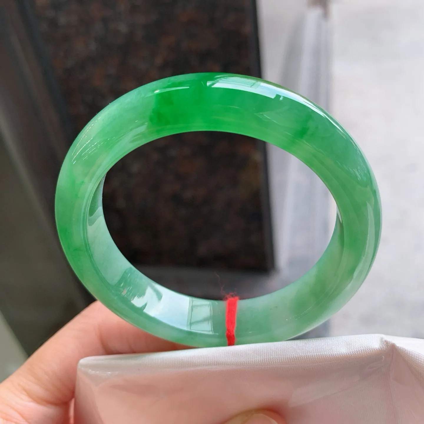 正圈飘绿 完美无瑕 尺寸：55.2/13/8.8 色辣