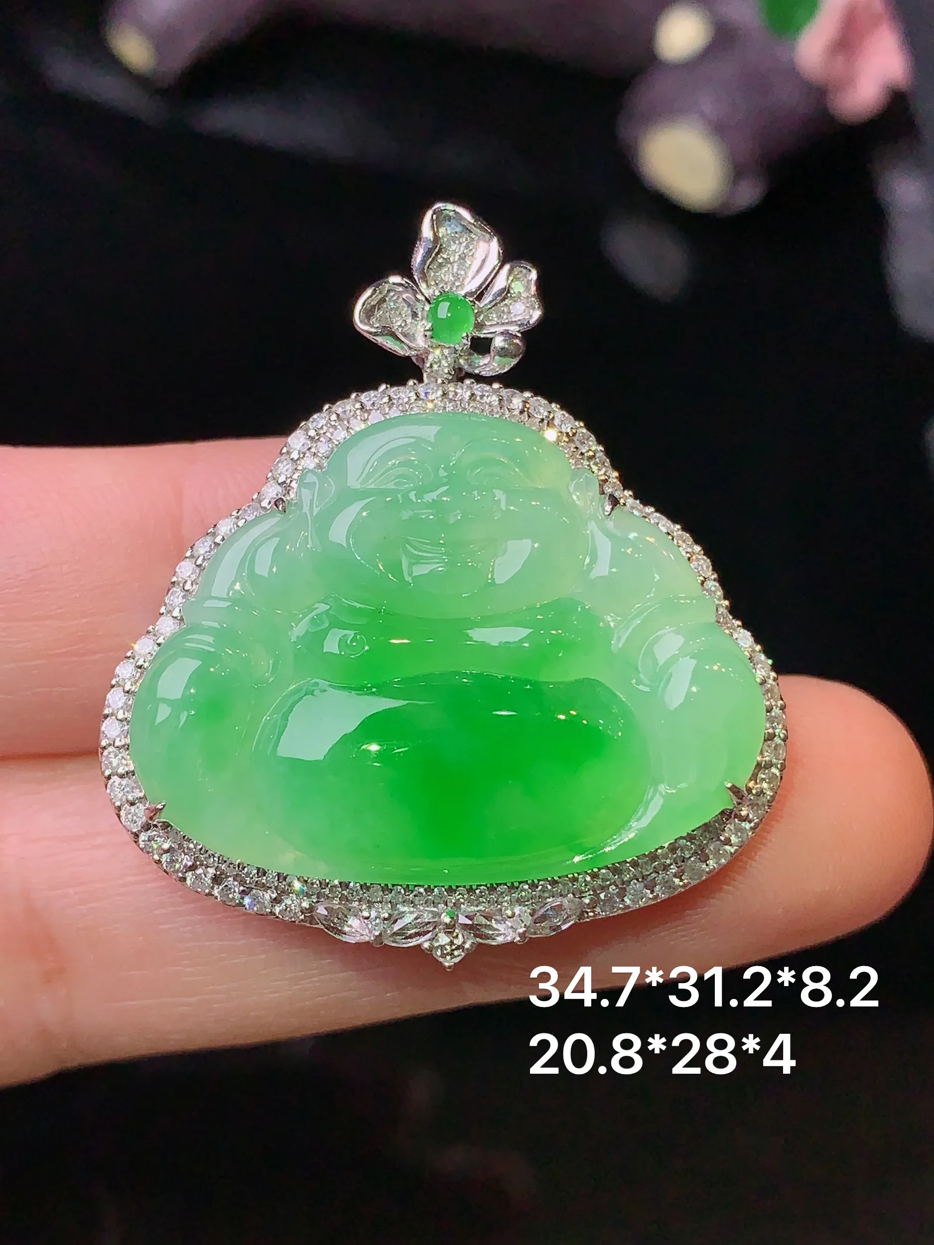18k金钻镶嵌翠绿佛公吊坠 玉质细腻 色泽清新艳丽 整体尺寸34.7*31.2*8.2