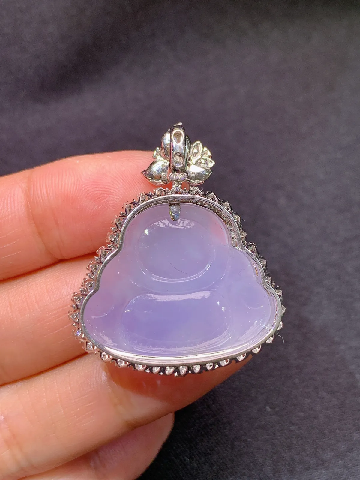 紫罗兰笑佛吊坠，18k金镶嵌，温润细腻，颜色鲜艳 尺寸35.7*30.2*10