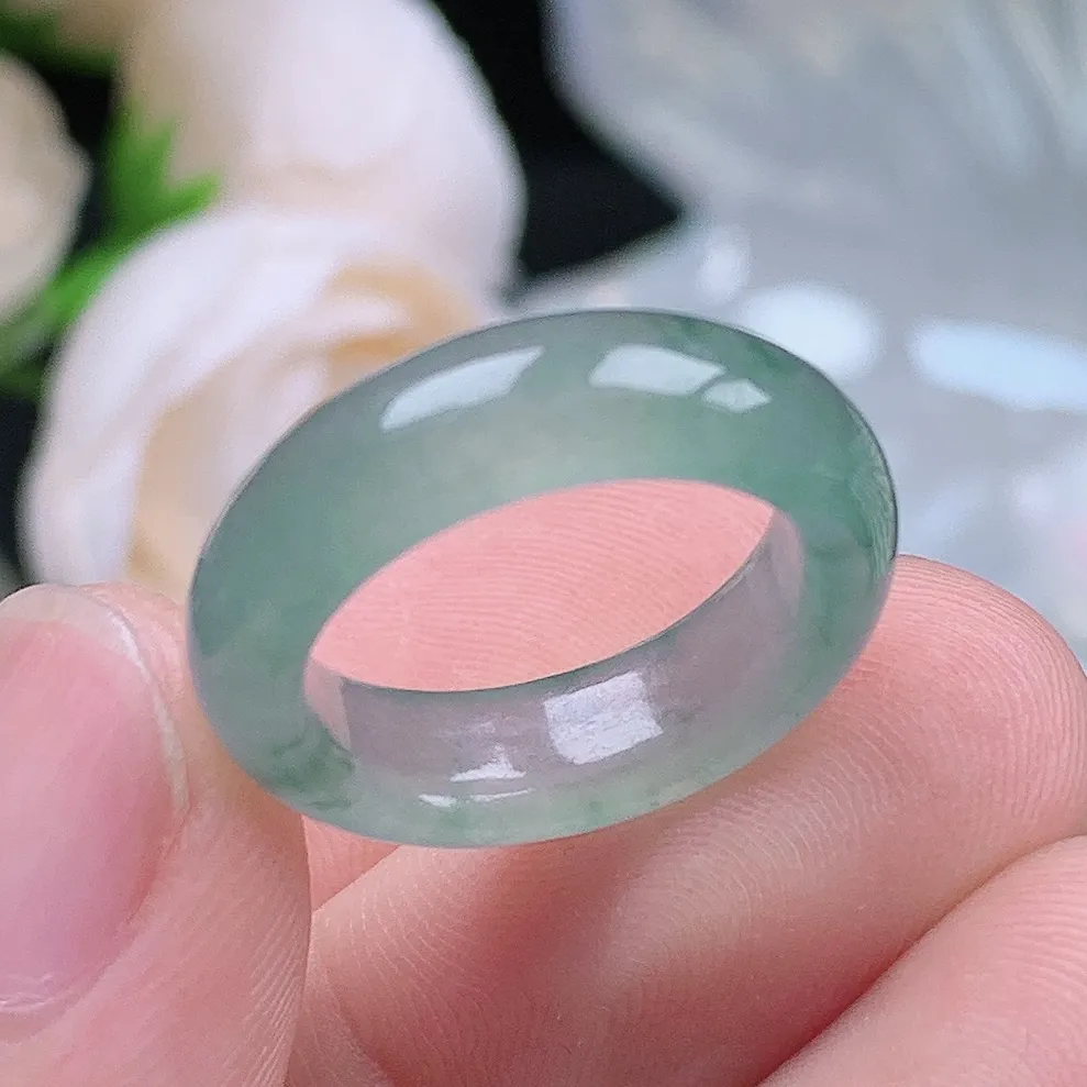 缅甸老坑冰种翡翠水润起胶飘花戒指玉指环  水润通透 尺寸：15.6-5.7-3.6mm 10号圈口5S