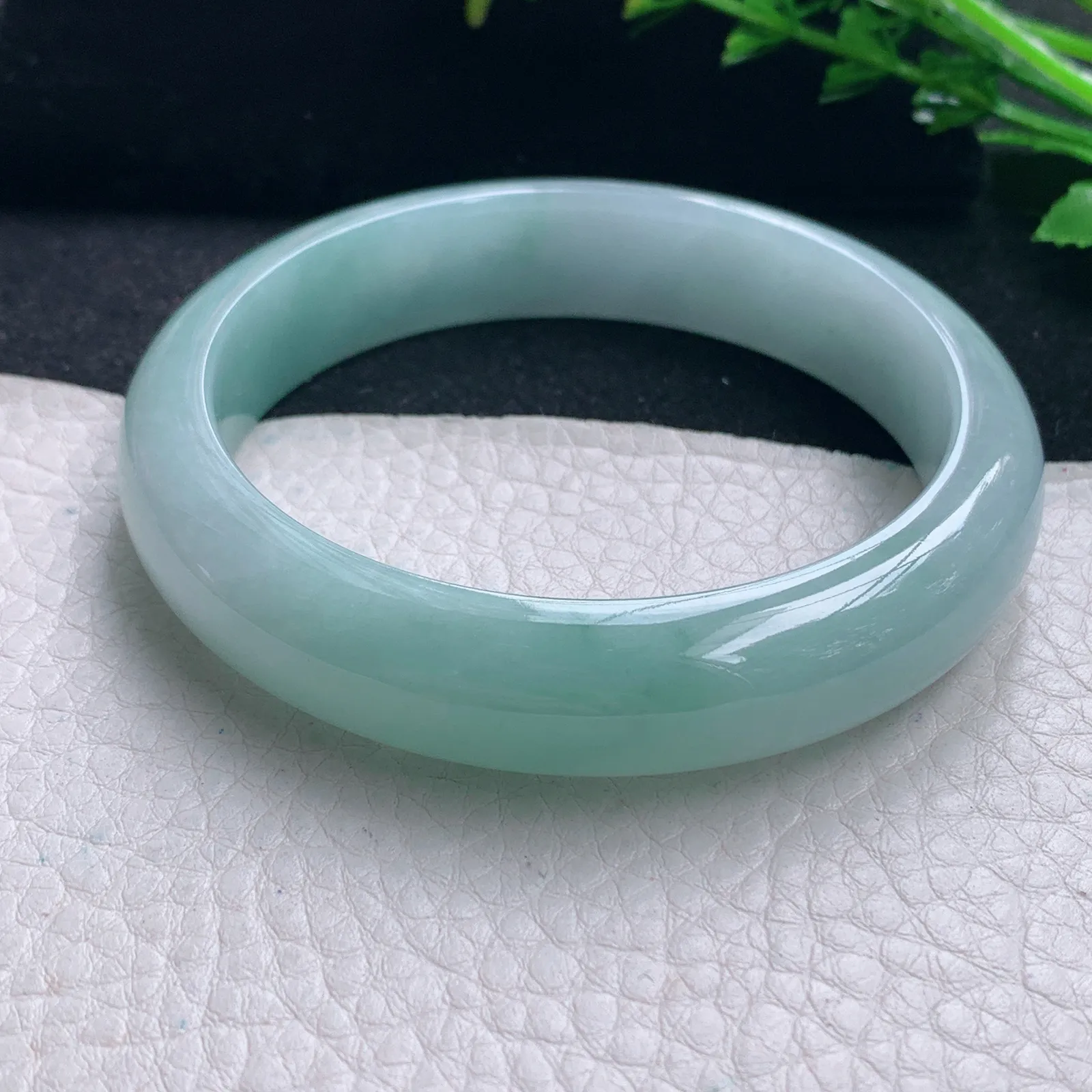 ym自然光59*14*8.3平安镯 缅甸翡翠a货手镯水润飘花宽边玉手环