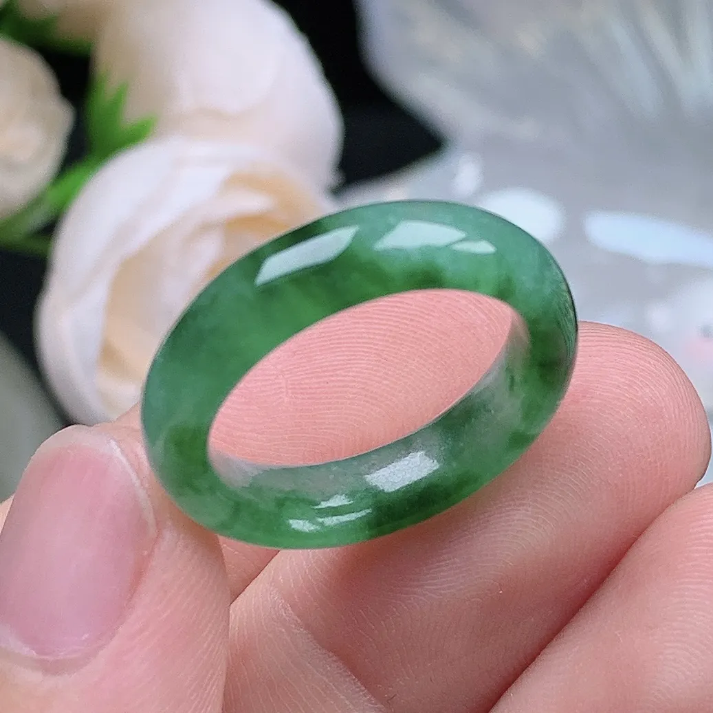 缅甸翡翠老坑种翡翠水润起胶飘阳绿戒指玉指环  水润通透 尺寸：18.2-5.7-3.7mm  18号圈口5S