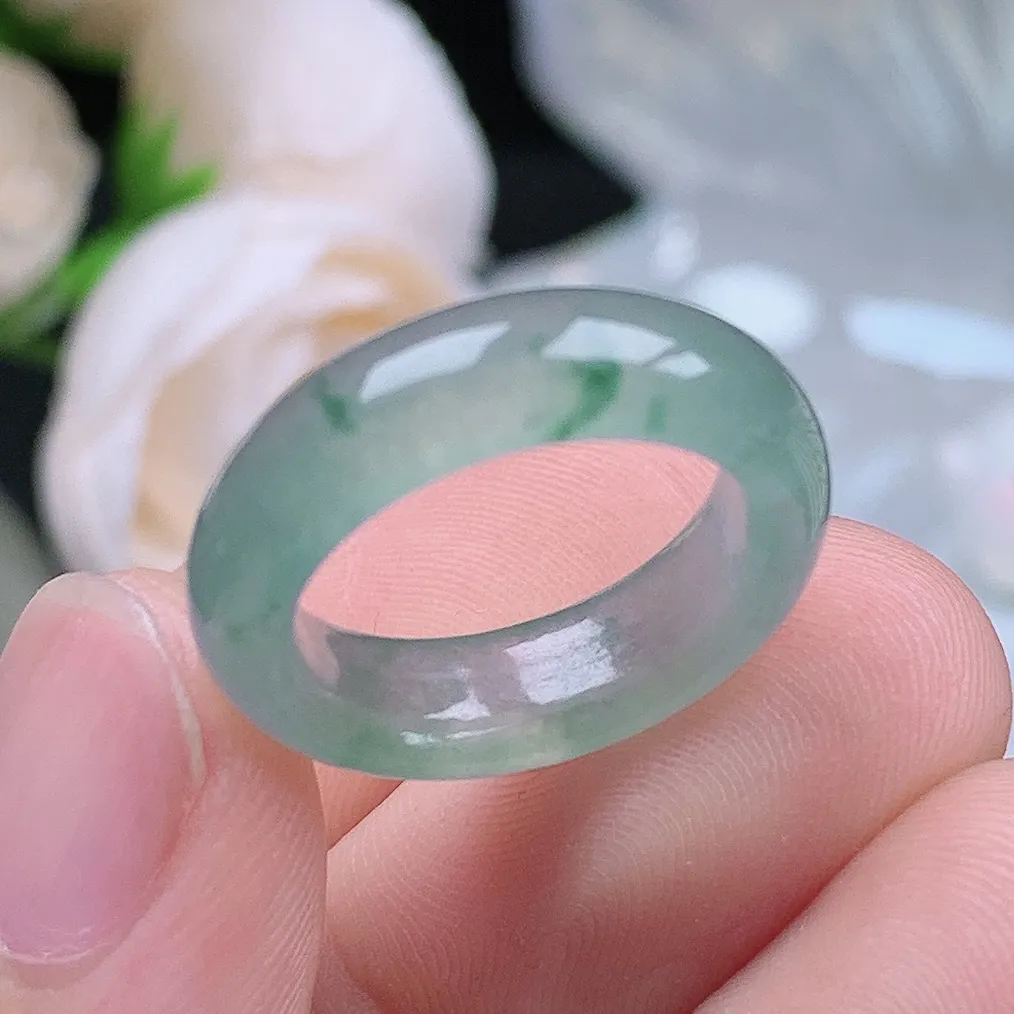 缅甸老坑冰种翡翠水润起胶飘花戒指玉指环  水润通透 尺寸：15.6-5.7-3.6mm 10号圈口5S