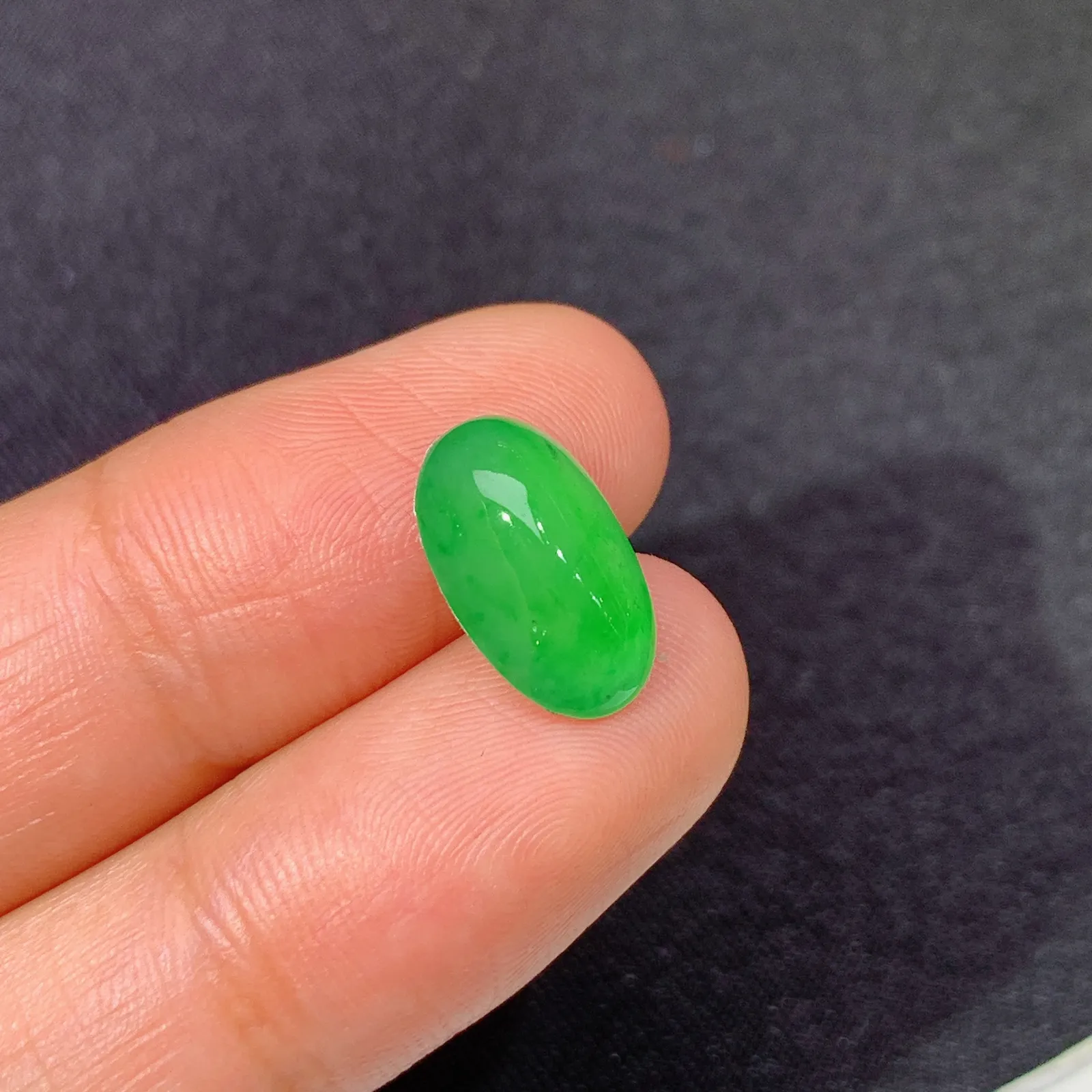 冰阳绿蛋面，镶嵌佳品，冰润色阳，种水足 尺寸12.7*7.5*4